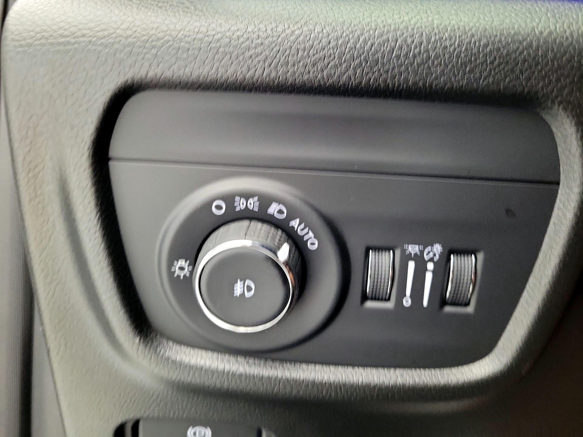 Thumbnail: 2023 Jeep Grand Cherokee - 13