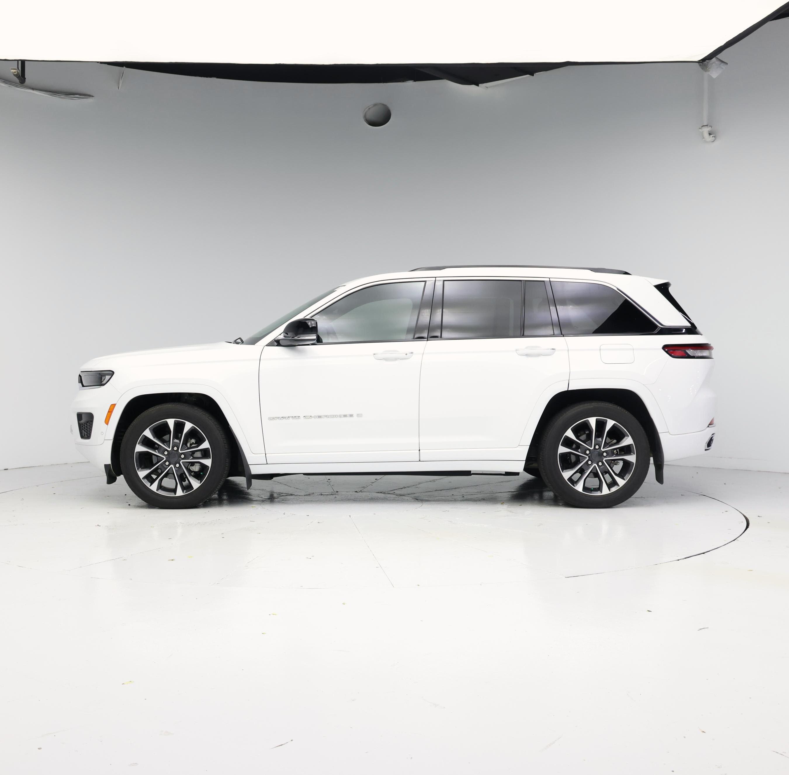 Thumbnail: 2023 Jeep Grand Cherokee - 3