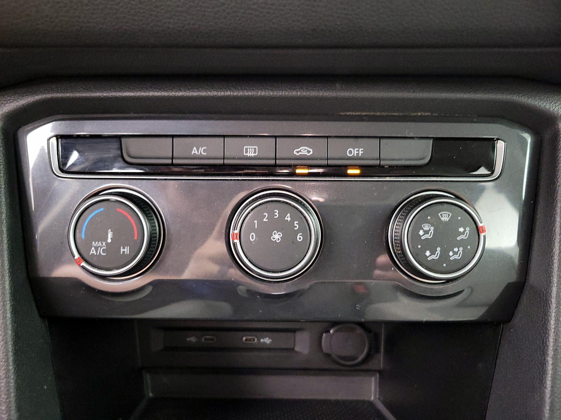 Thumbnail: 2020 Volkswagen Tiguan - 16