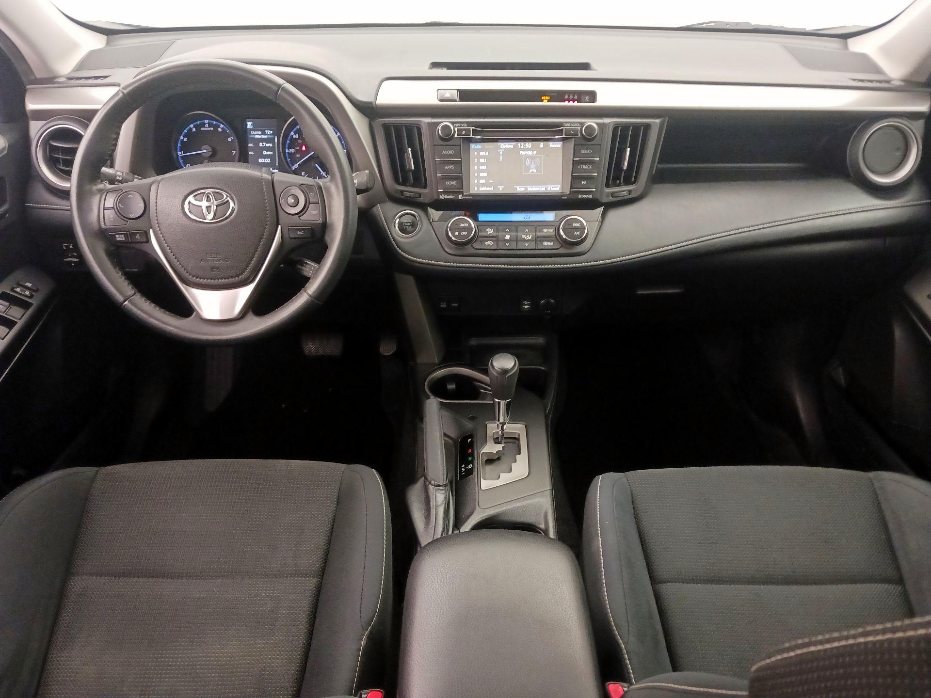 Thumbnail: 2017 Toyota RAV4 - 9