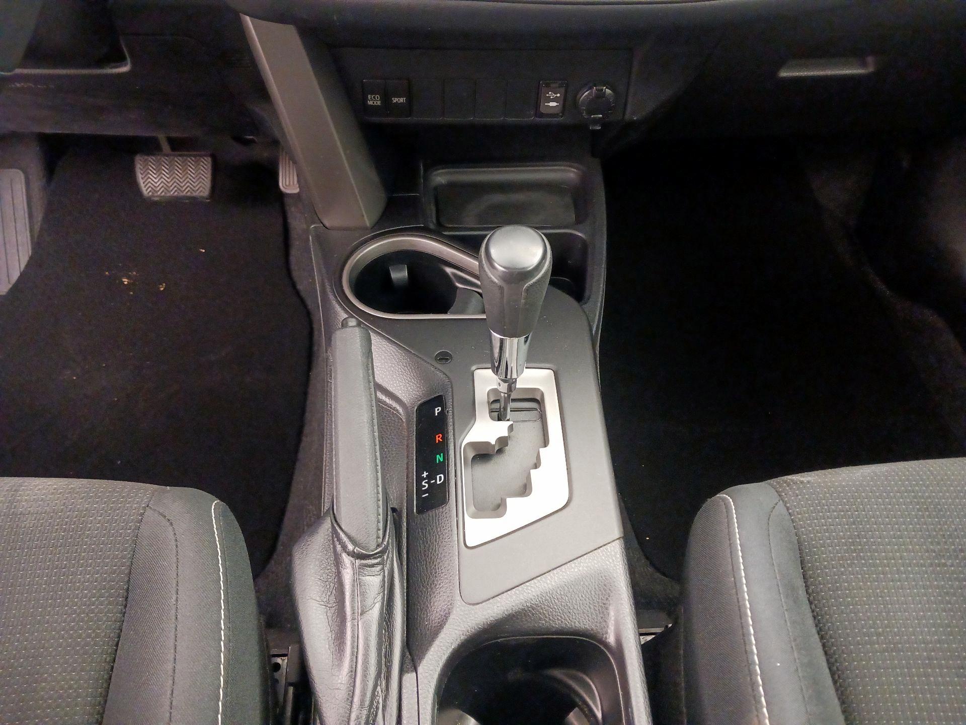 Thumbnail: 2017 Toyota RAV4 - 17