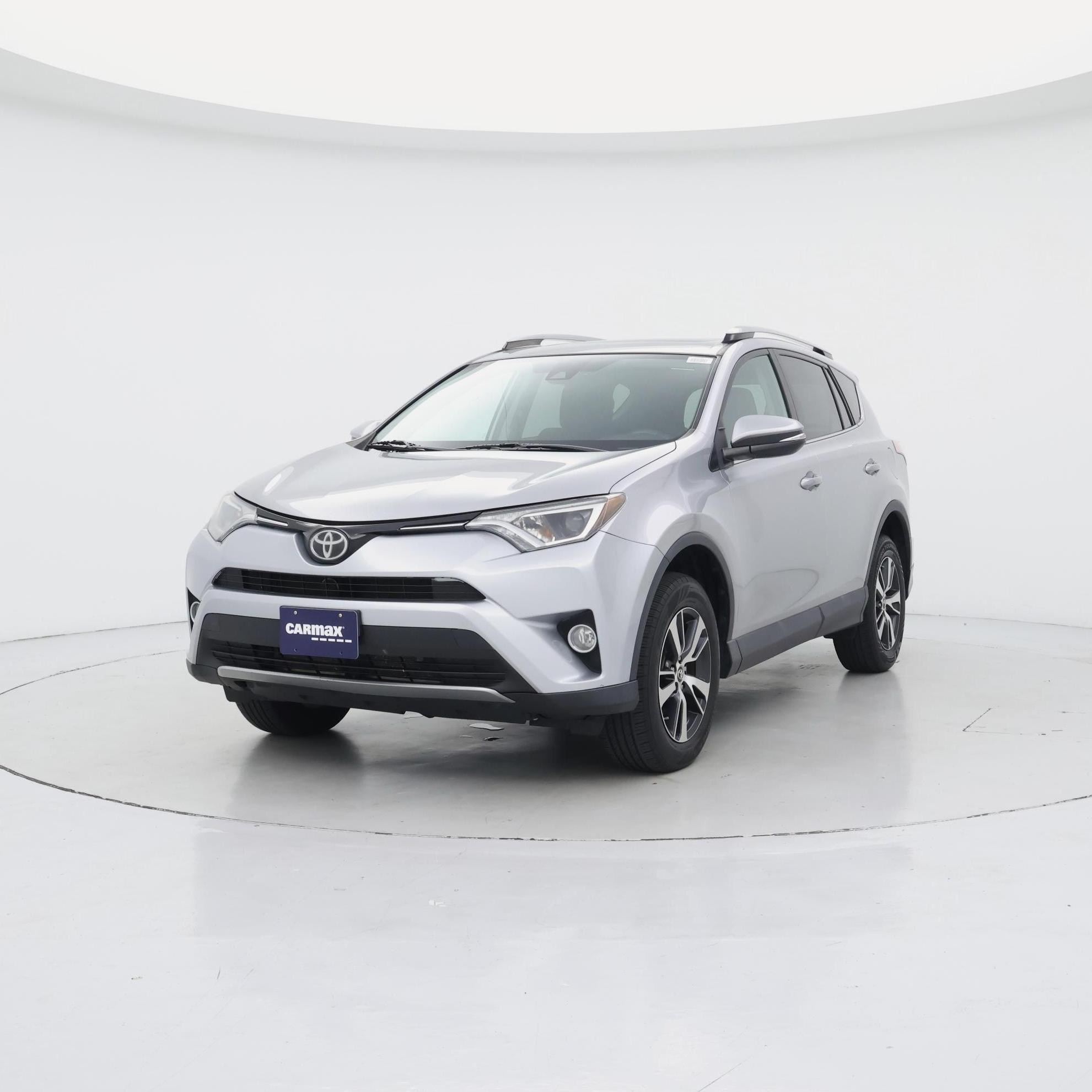 Thumbnail: 2017 Toyota RAV4 - 4