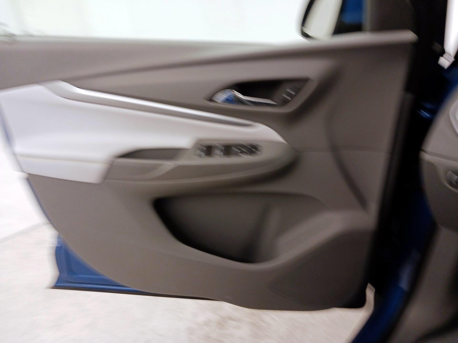 Thumbnail: 2023 Chevrolet Bolt EUV - 12