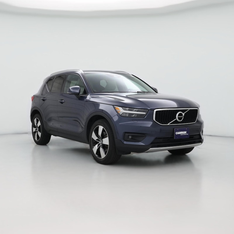 2022 Volvo XC40 T5 Momentum