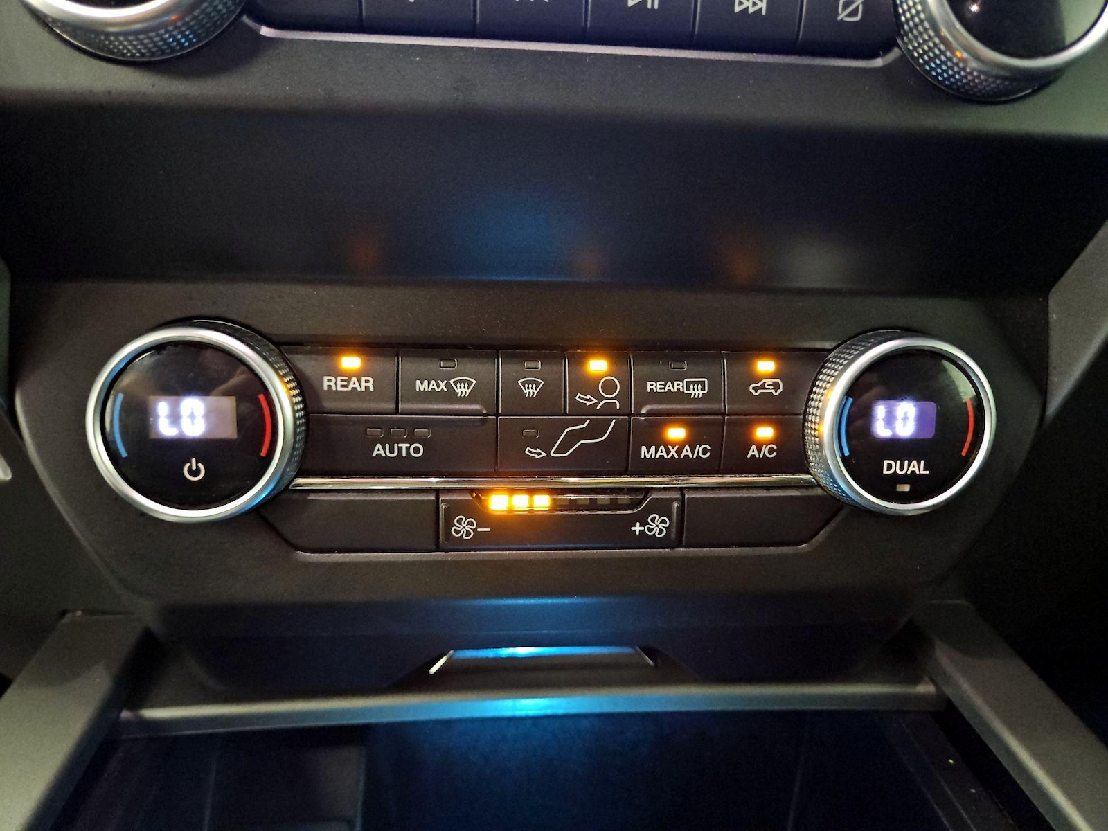 2020 Ford Expedition XLT - Photo 17