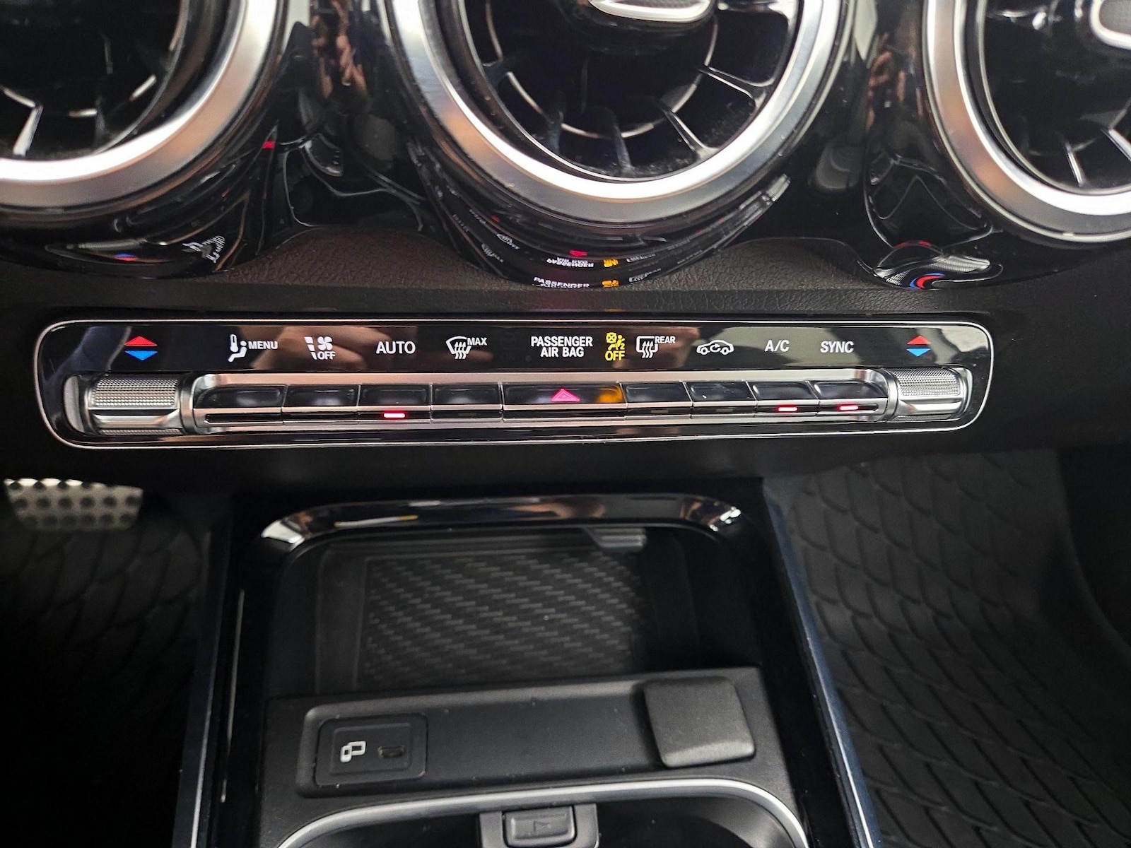 2020 Mercedes-Benz GLB Base - Photo 17