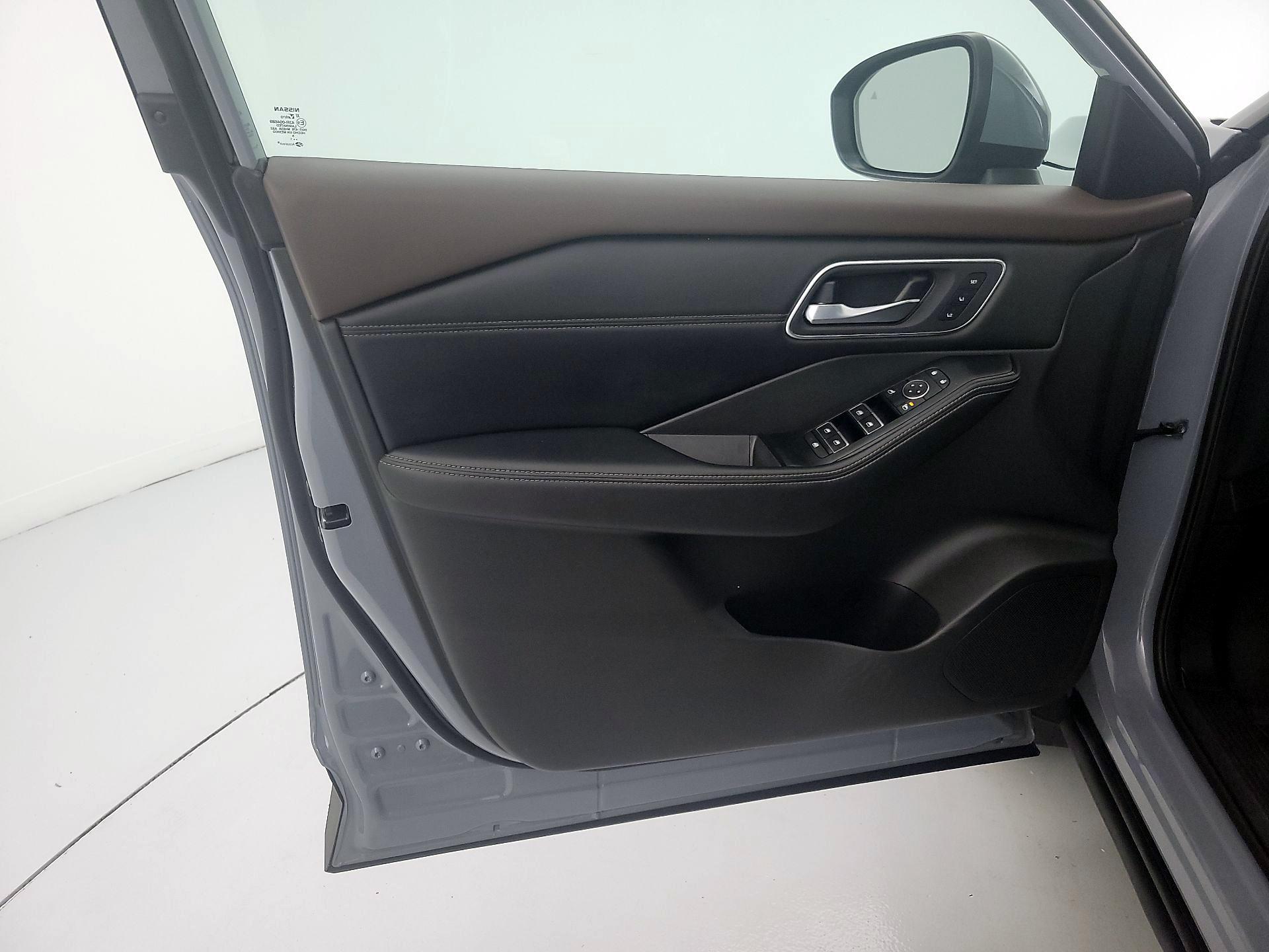 Thumbnail: 2021 Nissan Rogue - 12