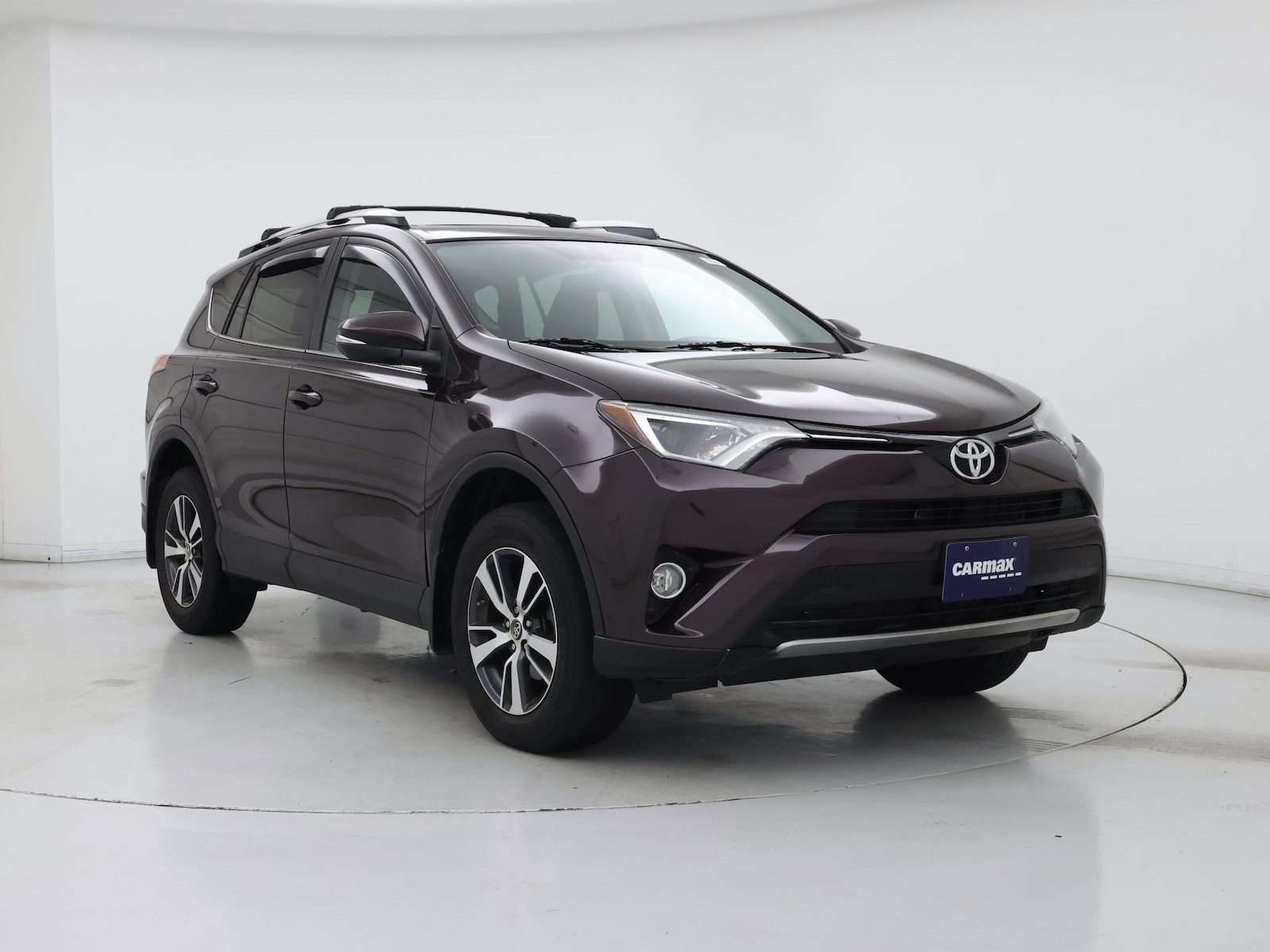 2016 Toyota RAV4 XLE - Photo 2