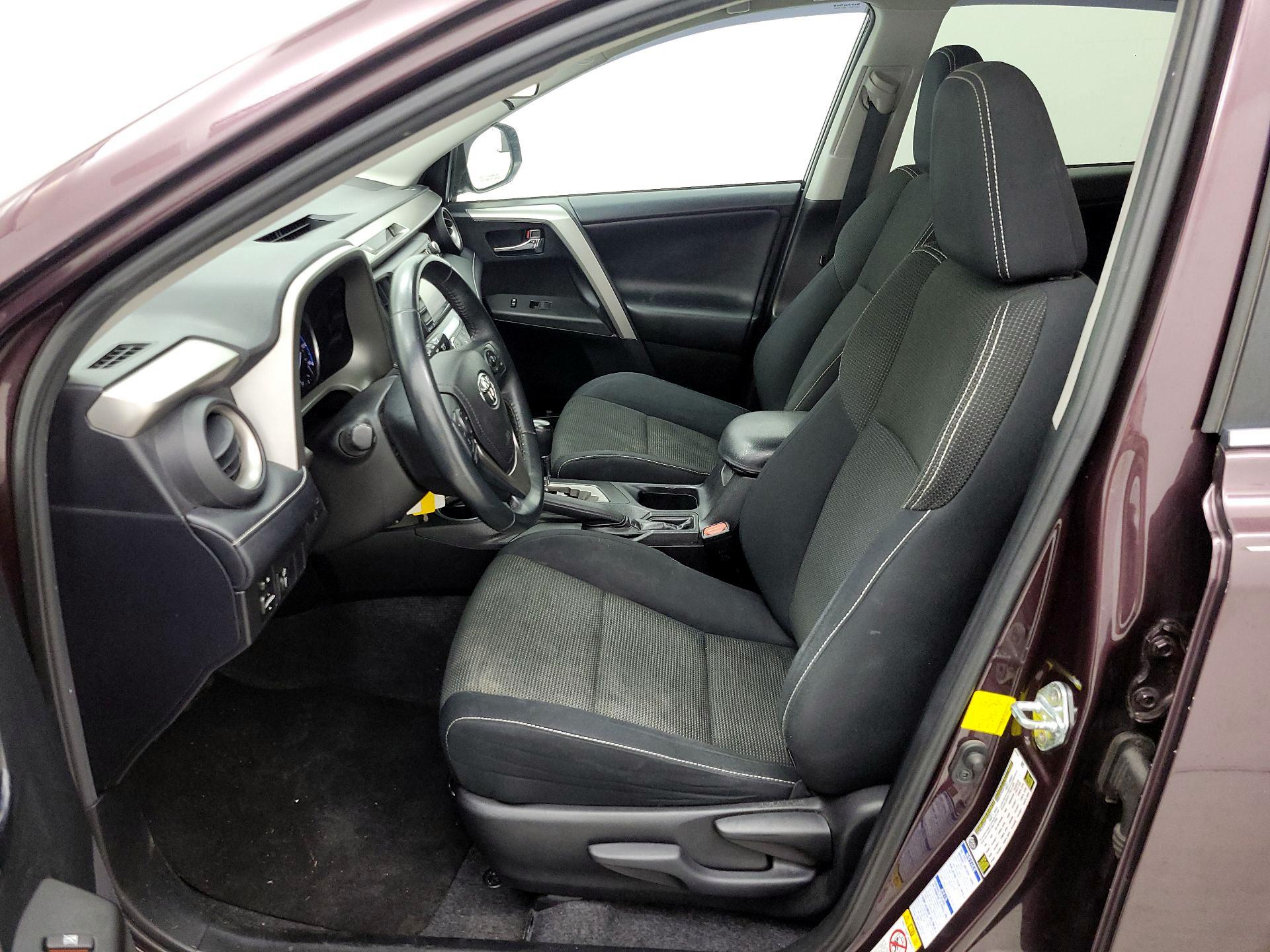 Thumbnail: 2016 Toyota RAV4 - 11