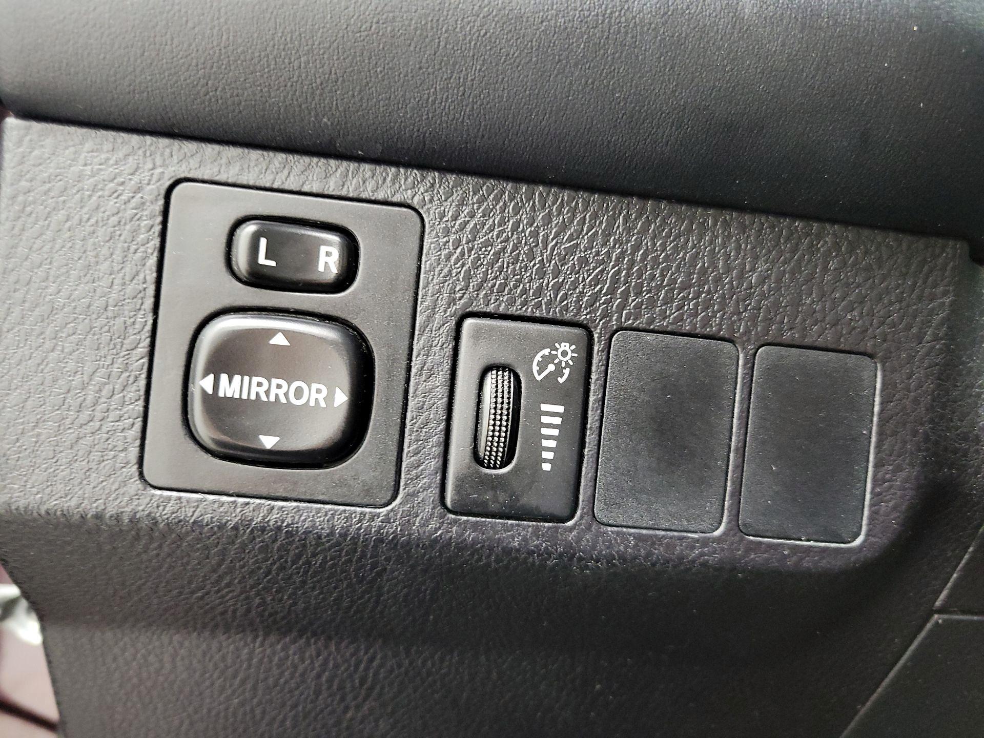 Thumbnail: 2016 Toyota RAV4 - 13
