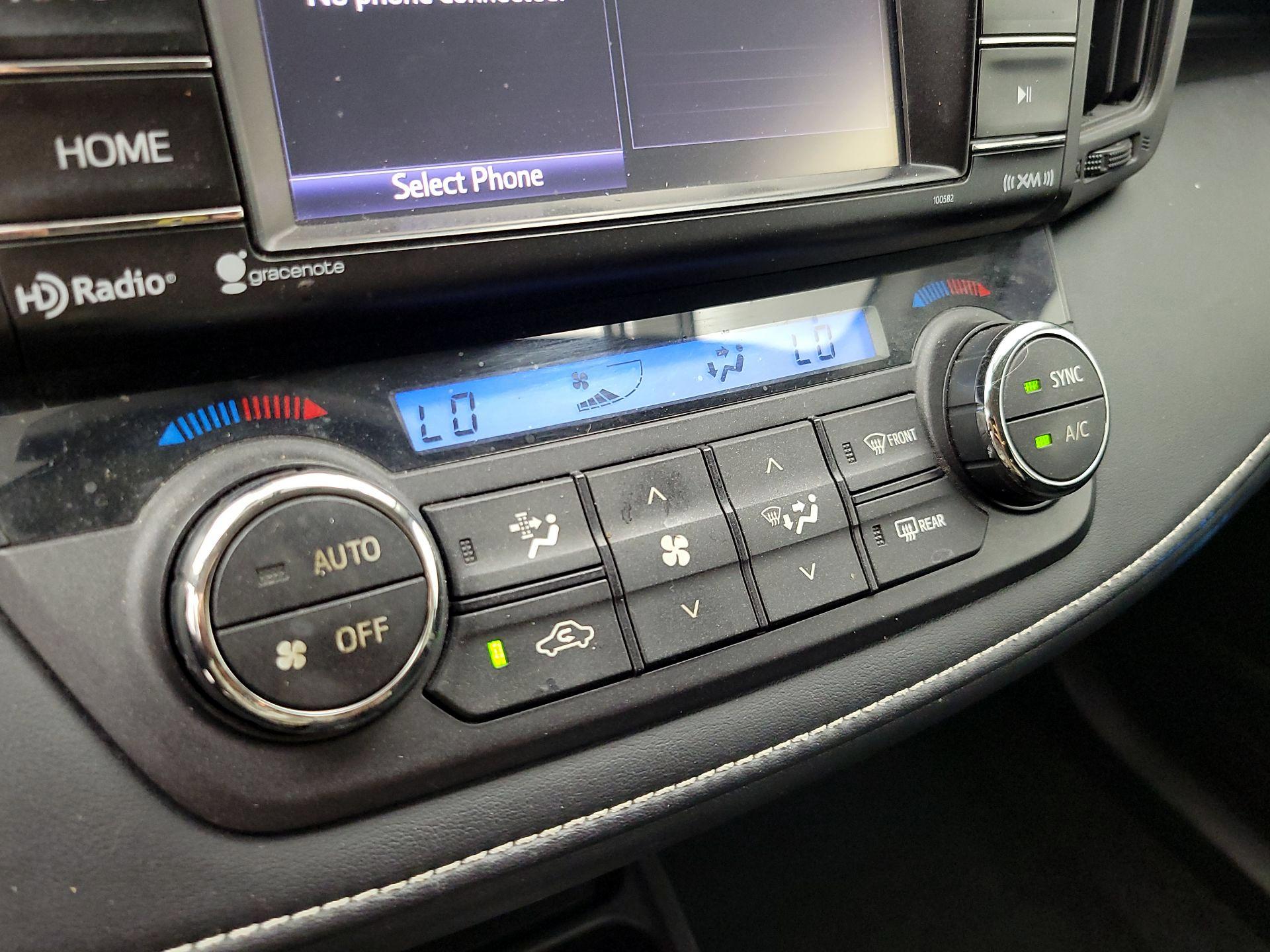 Thumbnail: 2016 Toyota RAV4 - 16