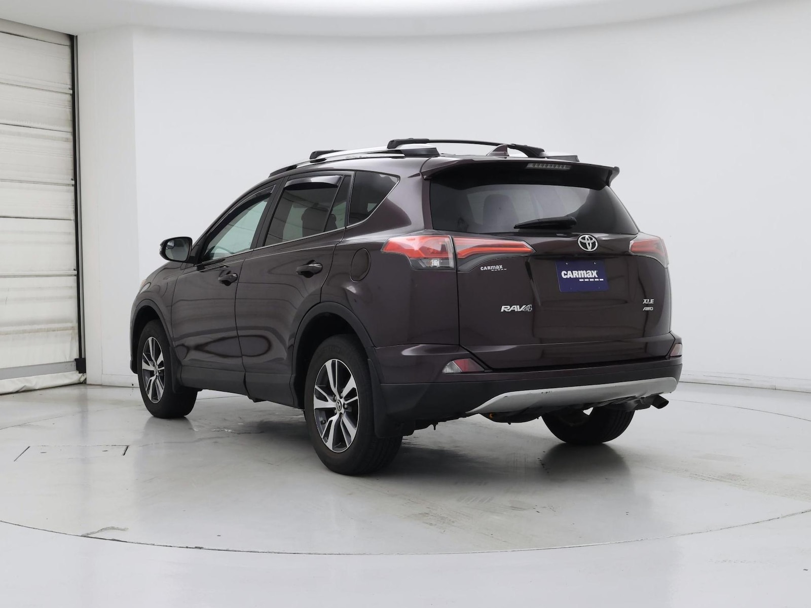 2016 Toyota RAV4 XLE - Photo 3
