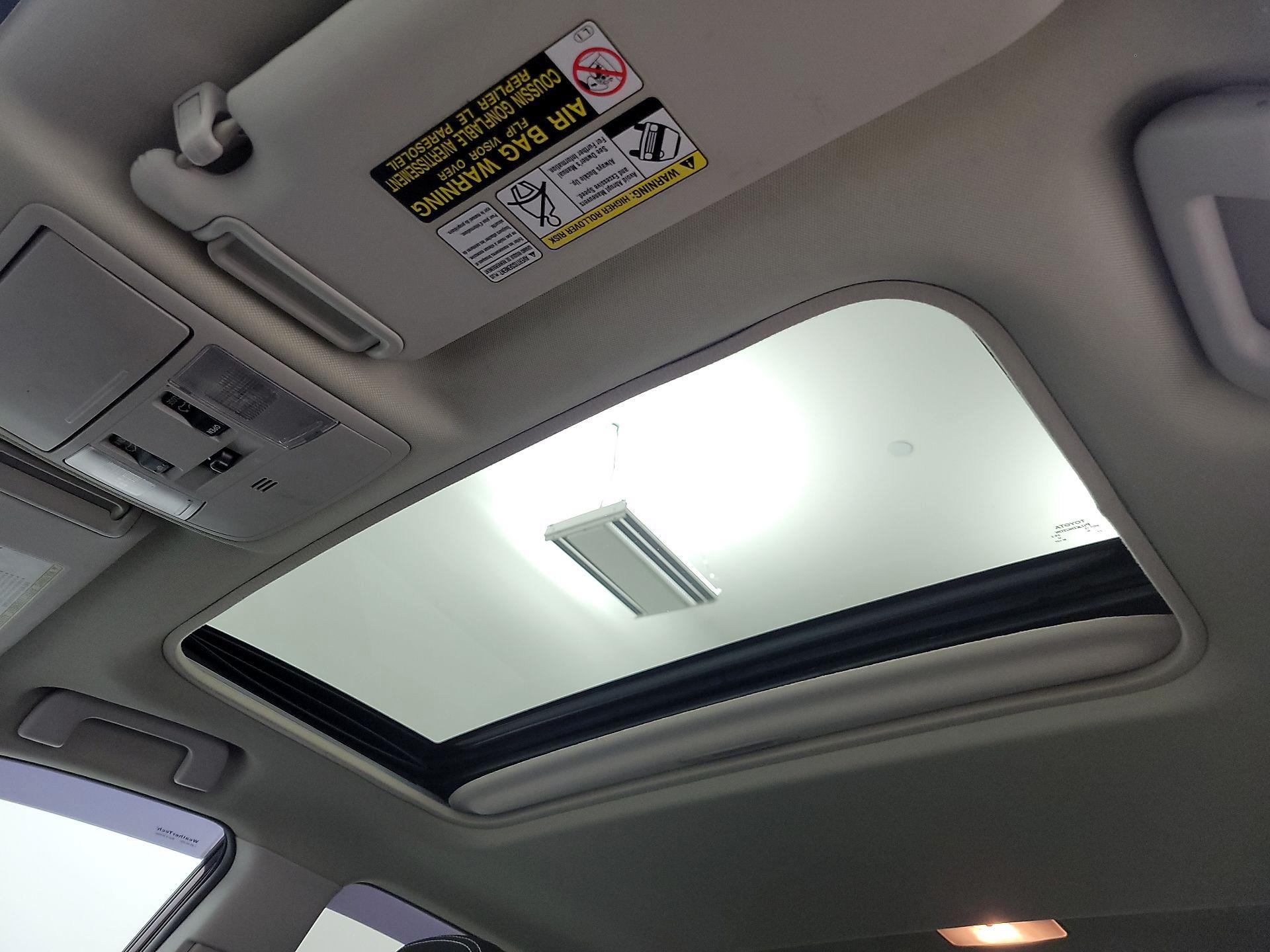 Thumbnail: 2016 Toyota RAV4 - 19
