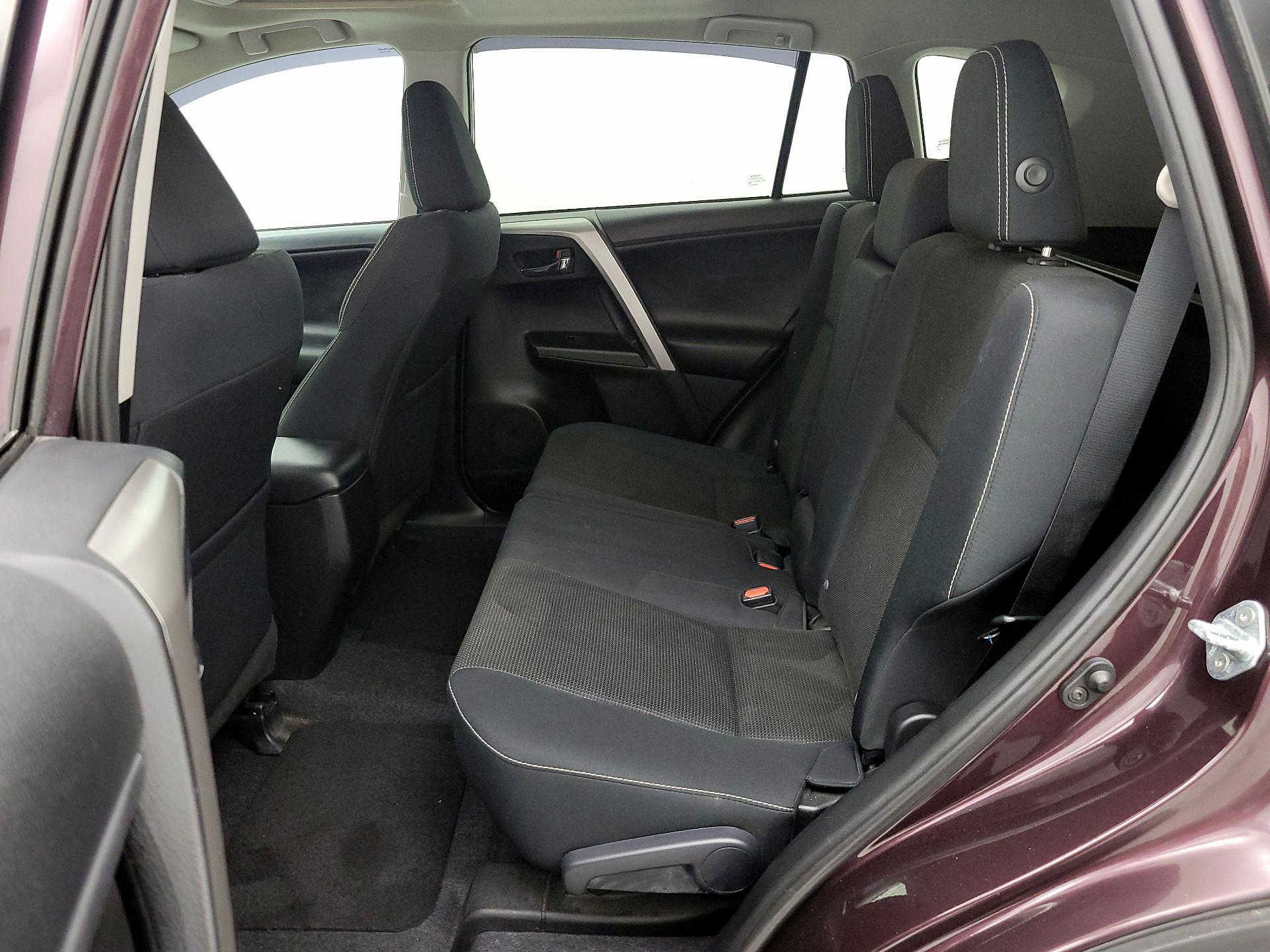 Thumbnail: 2016 Toyota RAV4 - 20