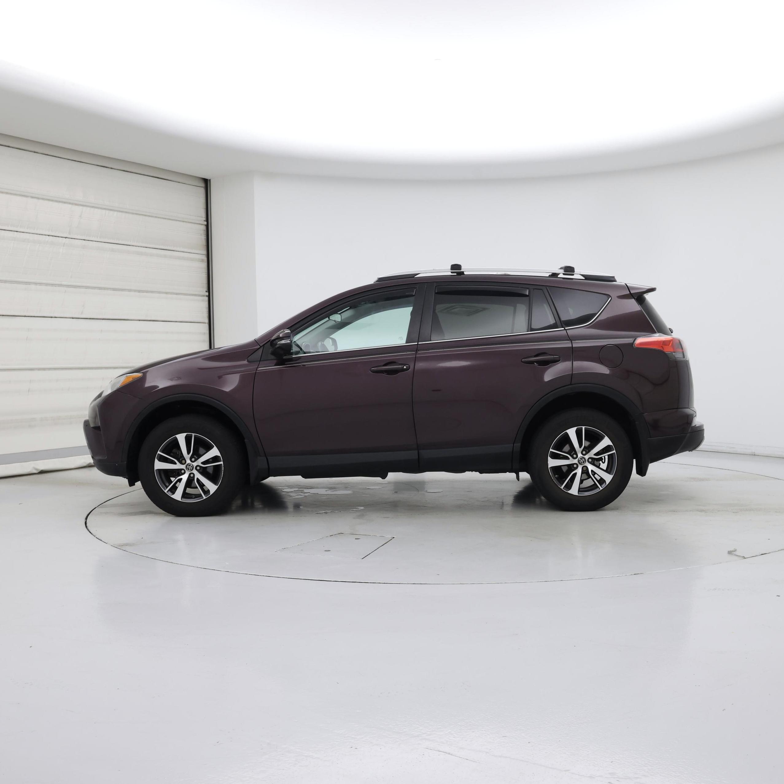 Thumbnail: 2016 Toyota RAV4 - 3