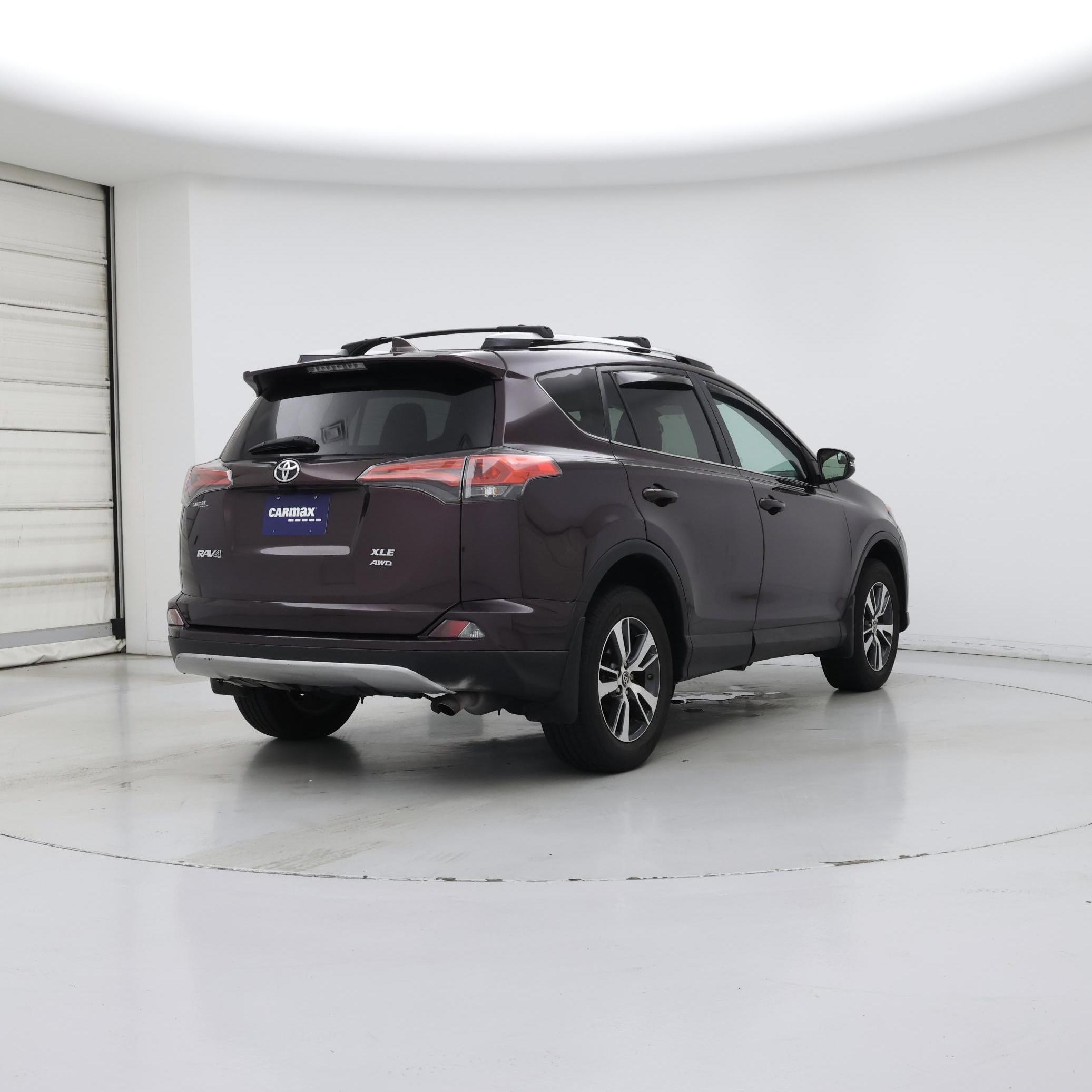 Thumbnail: 2016 Toyota RAV4 - 8
