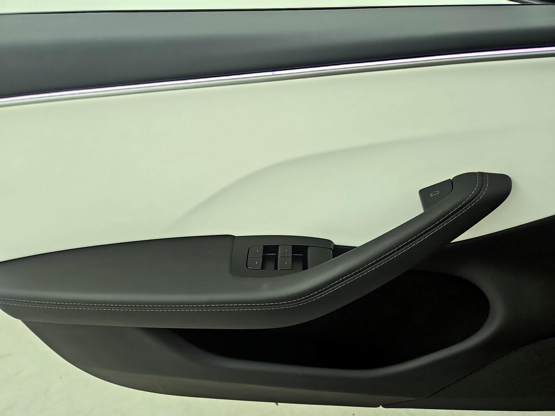Thumbnail: 2025 Tesla Model 3 - 12