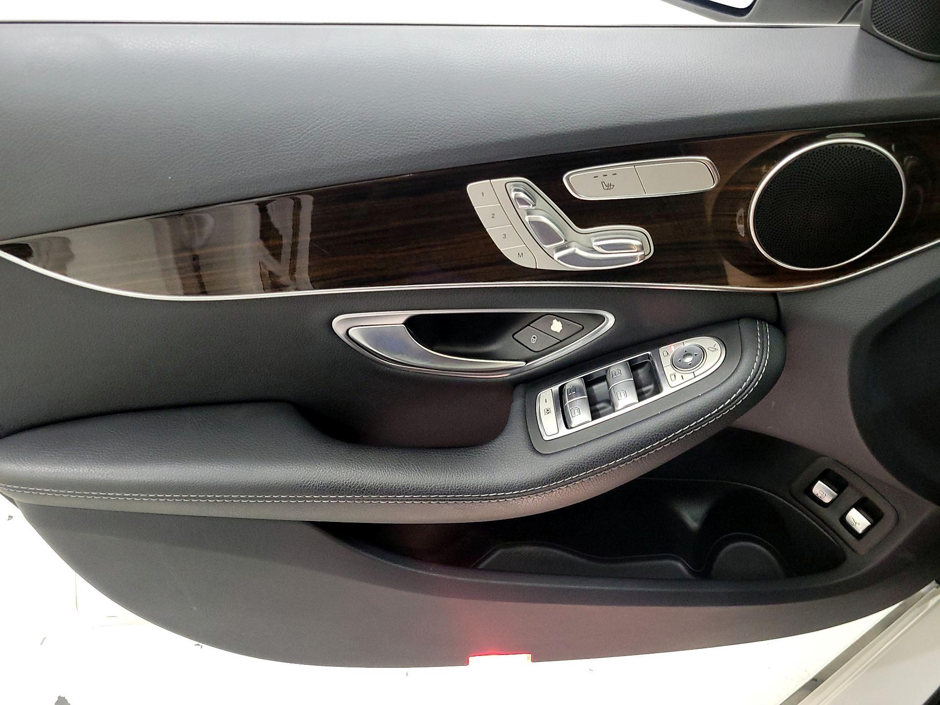 Thumbnail: 2017 Mercedes-Benz C-Class - 12