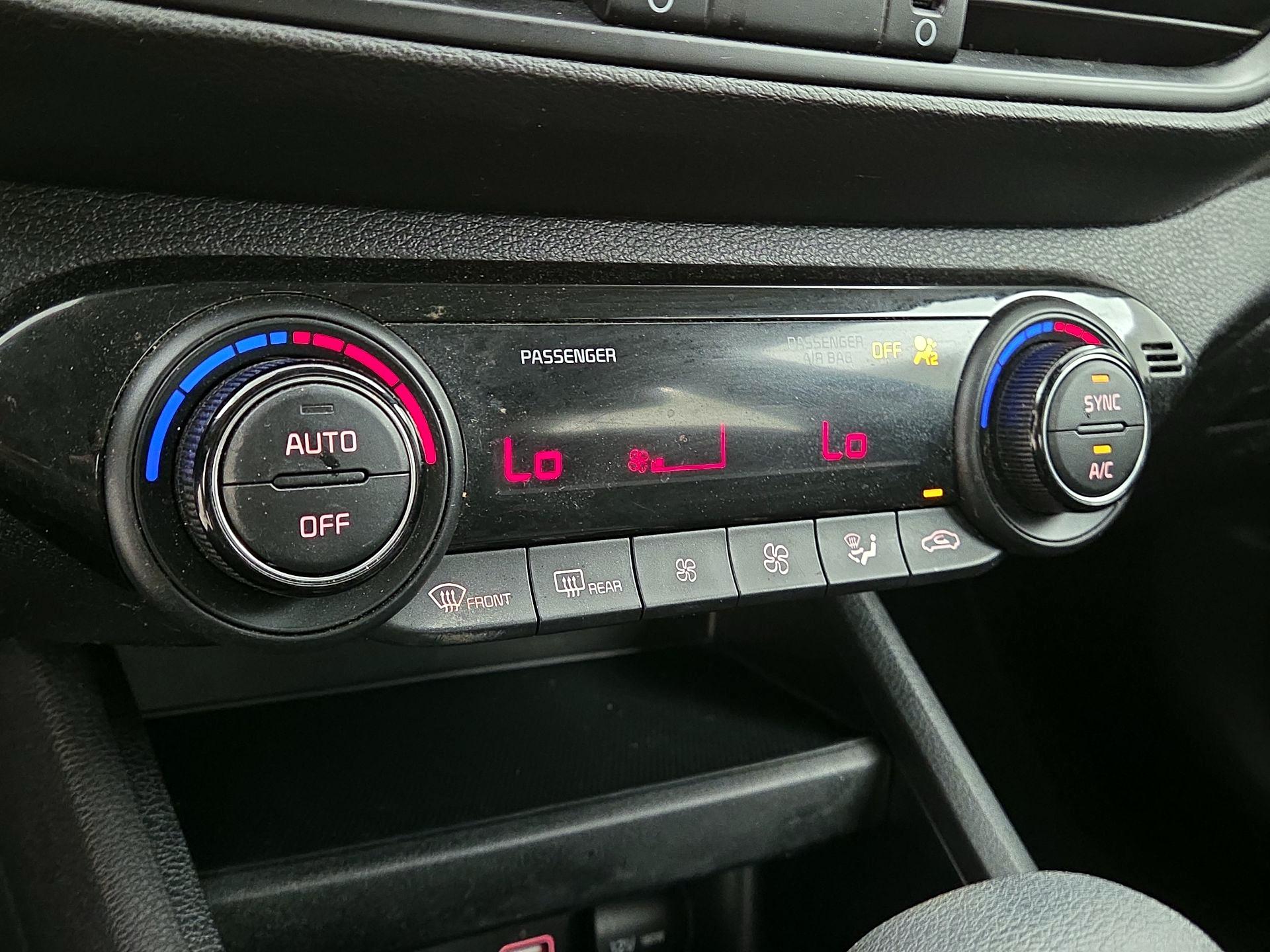 Thumbnail: 2019 Kia Forte - 16