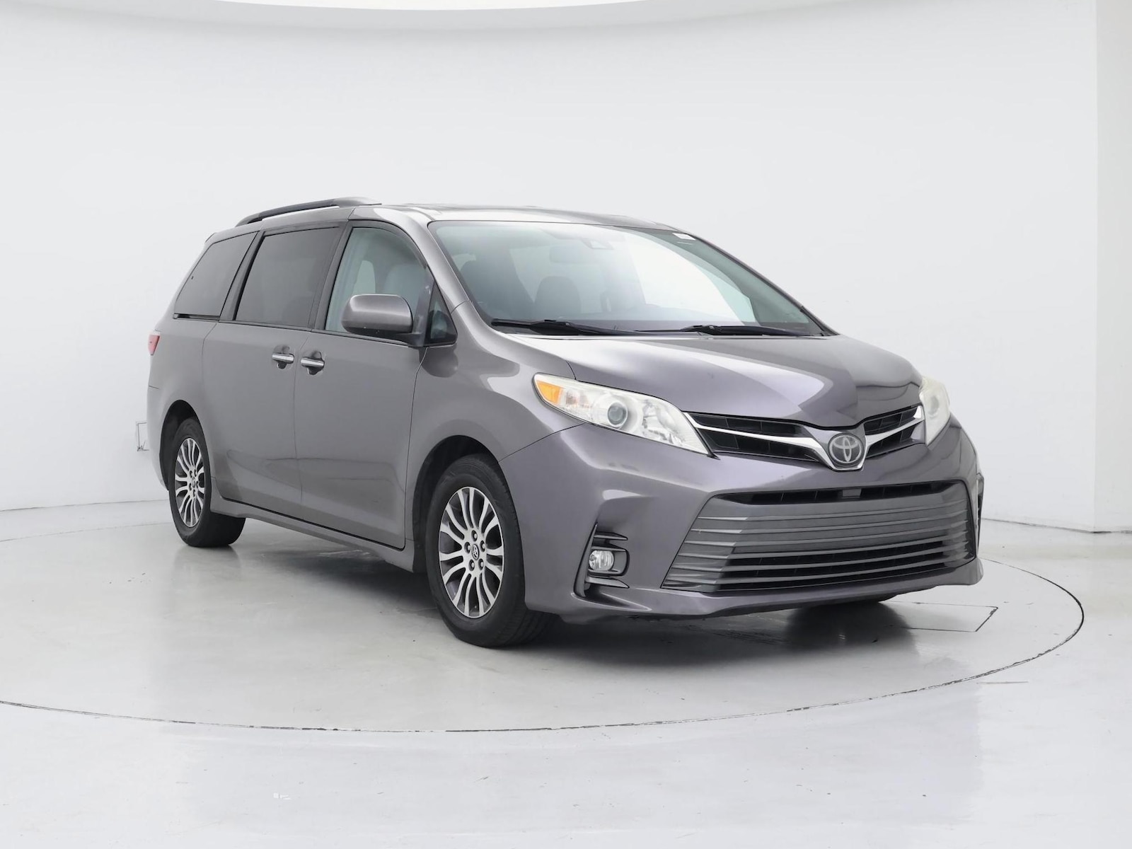 2019 Toyota Sienna 2