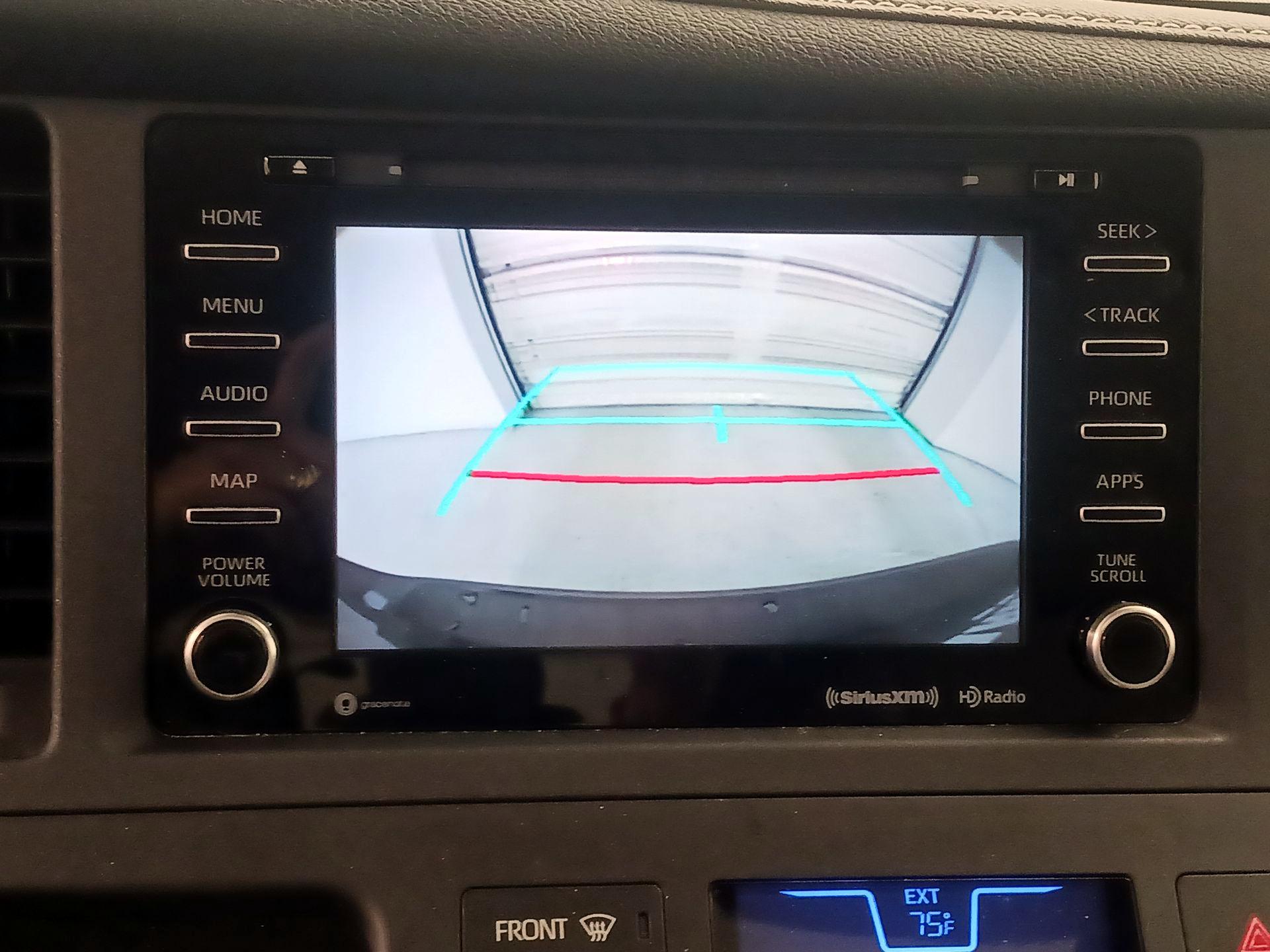 Thumbnail: 2019 Toyota Sienna - 14