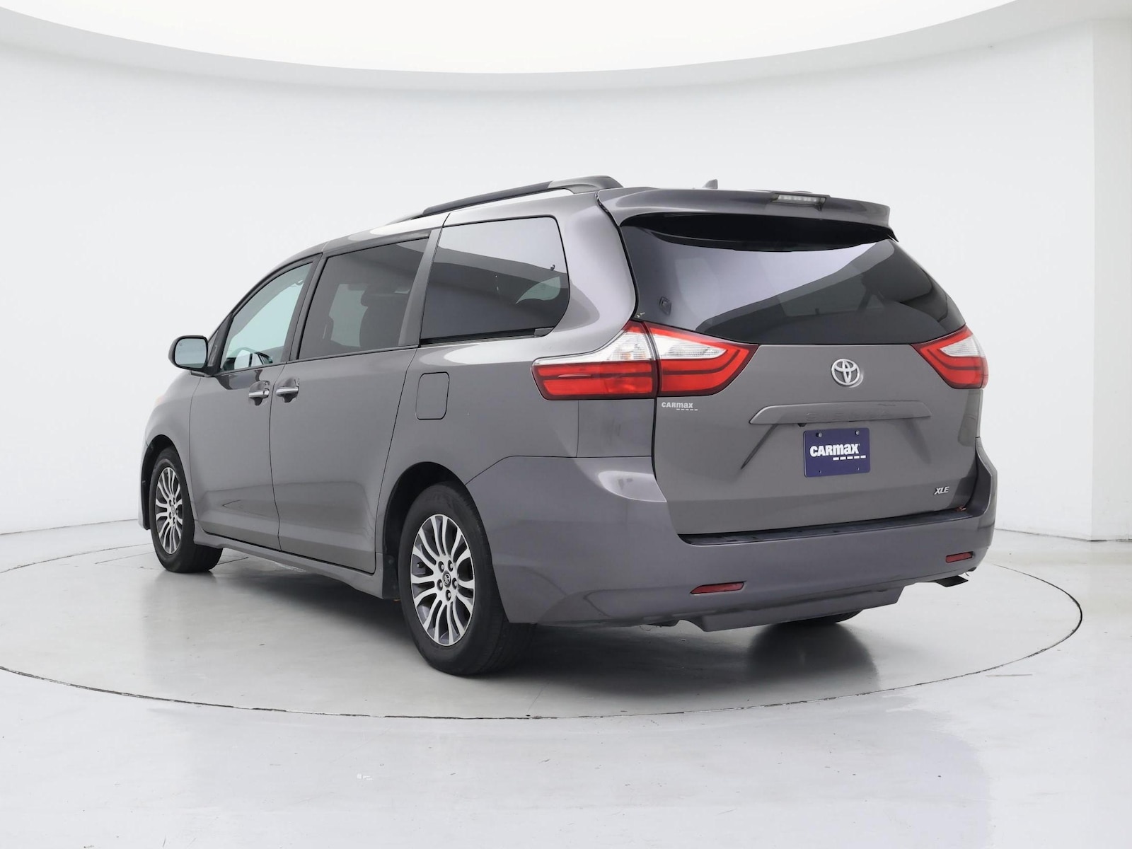 2019 Toyota Sienna 3