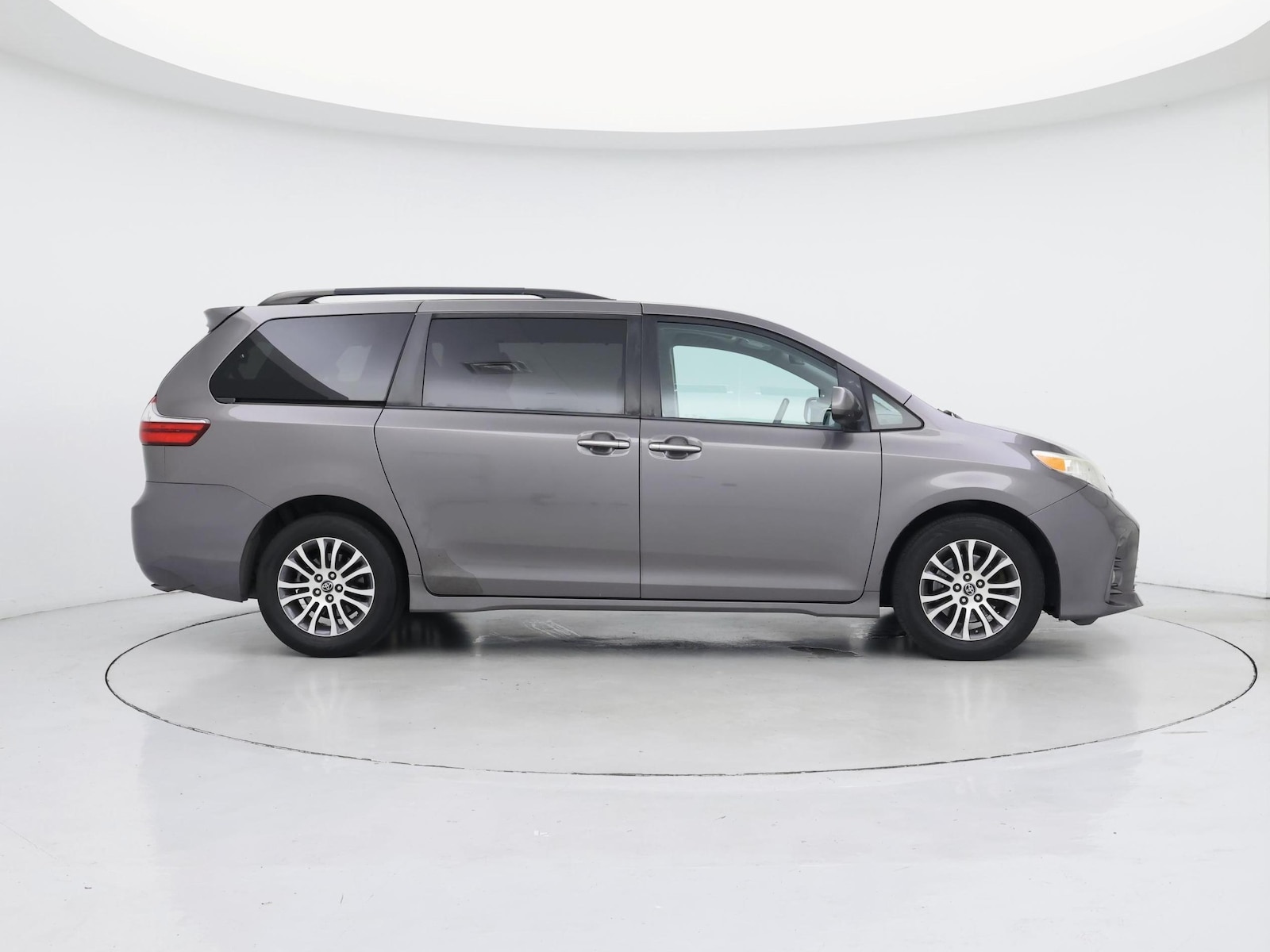 2019 Toyota Sienna 8