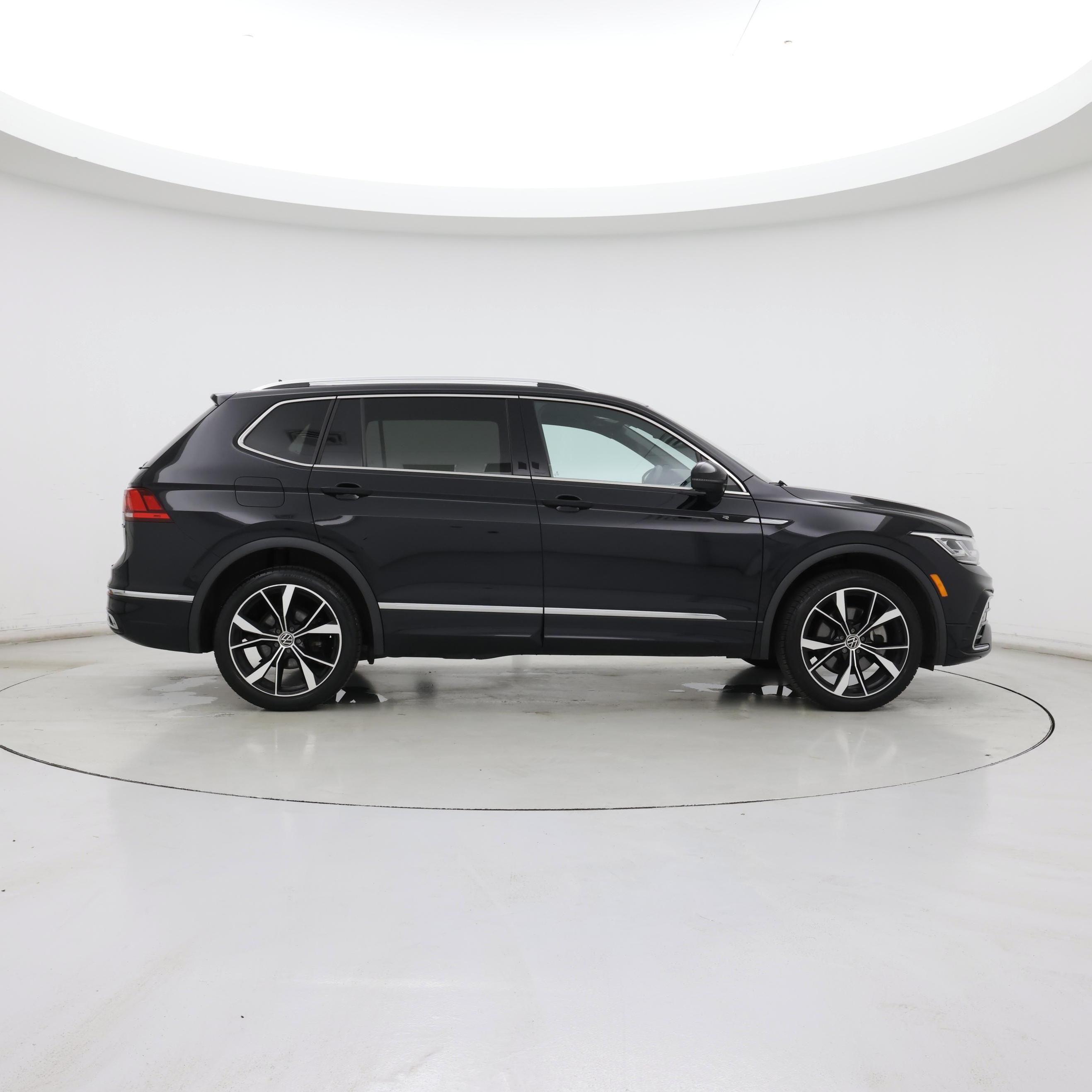Thumbnail: 2022 Volkswagen Tiguan - 7