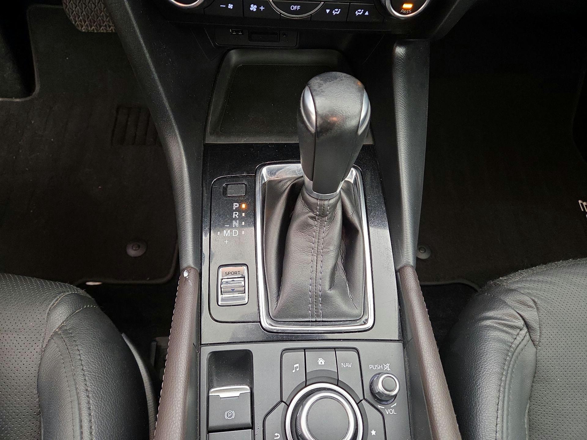 Thumbnail: 2017 Mazda Mazda3 - 17