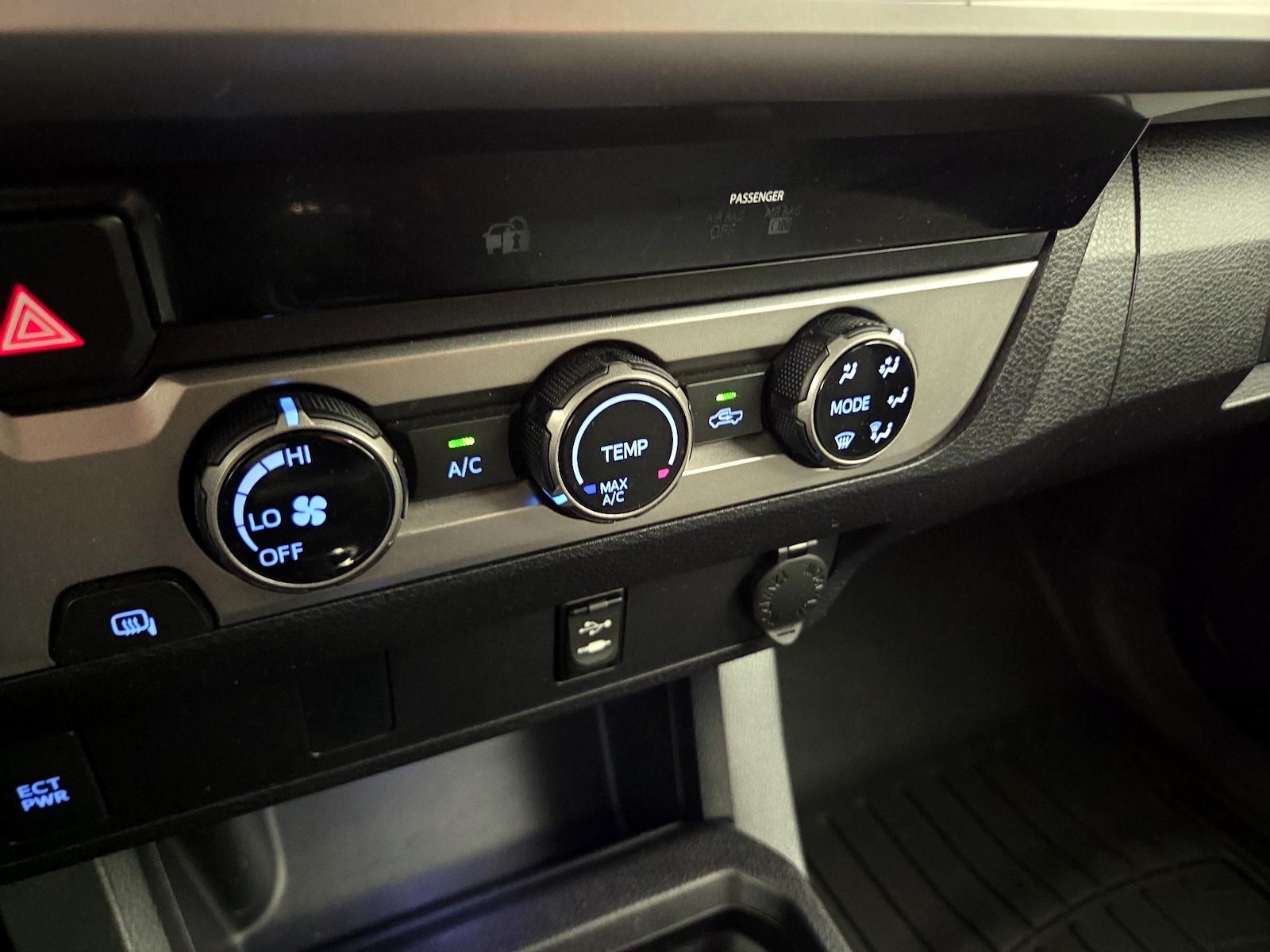 2016 Toyota Tacoma SR5 - Photo 17