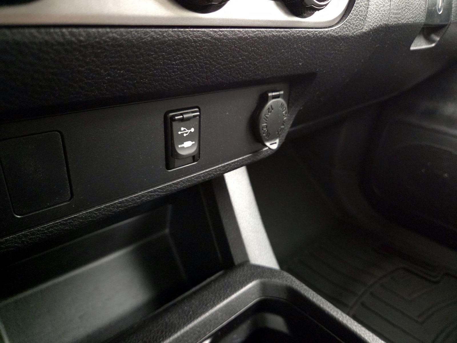 2016 Toyota Tacoma SR5 - Photo 19