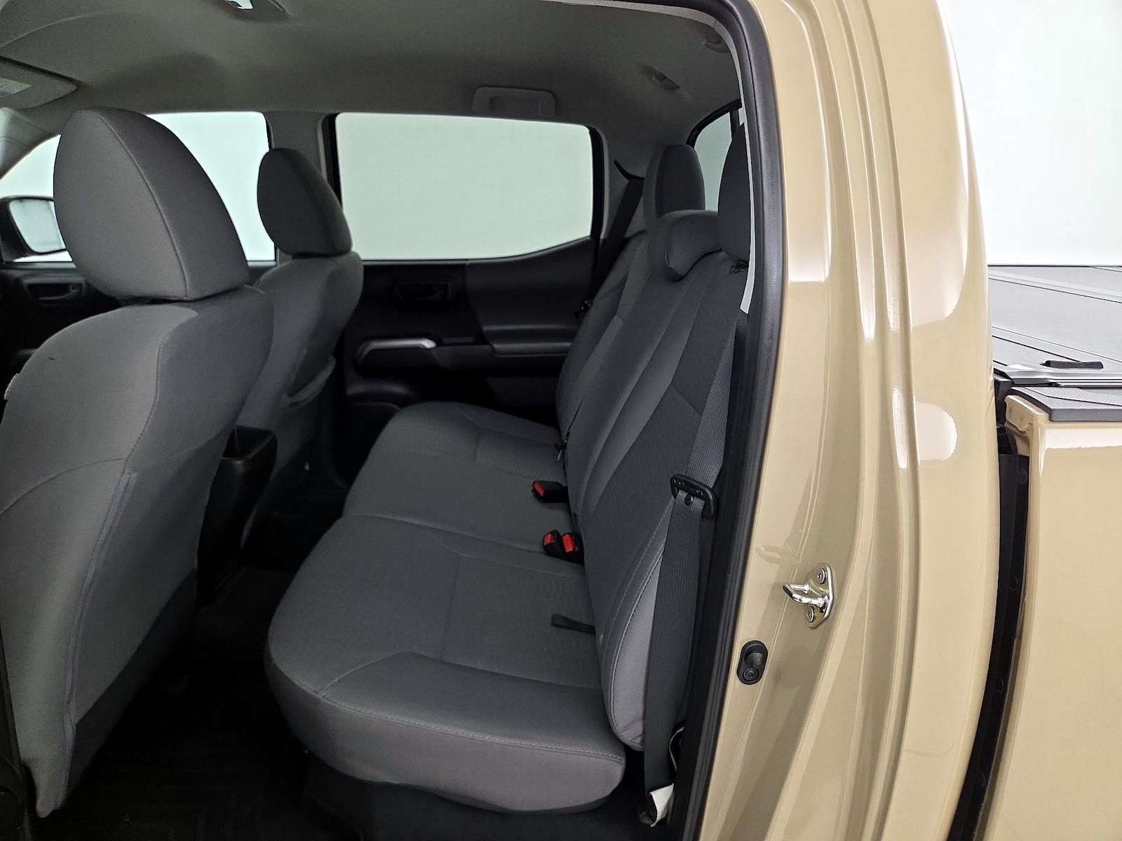 2016 Toyota Tacoma SR5 - Photo 20