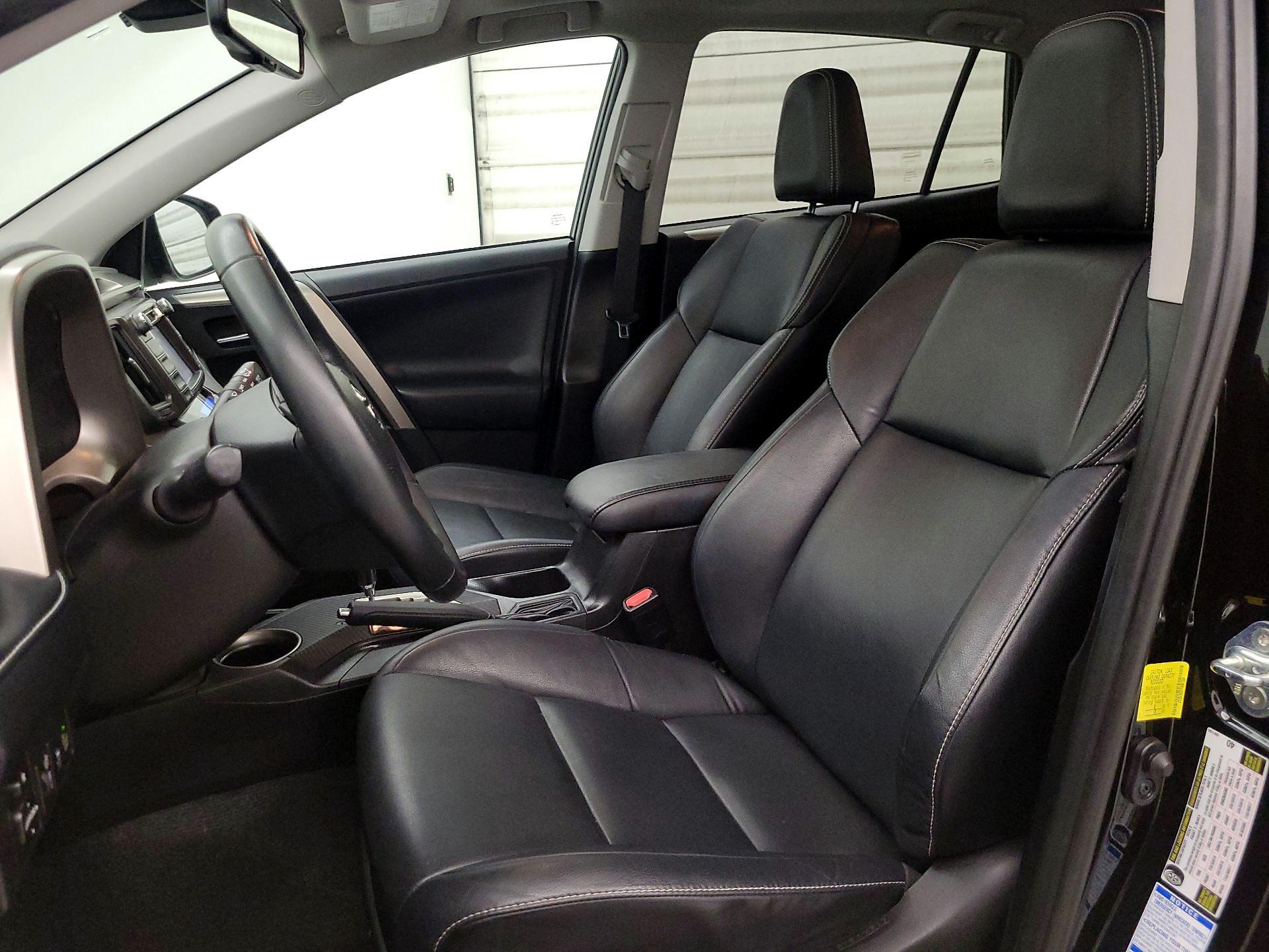 Thumbnail: 2015 Toyota RAV4 - 11
