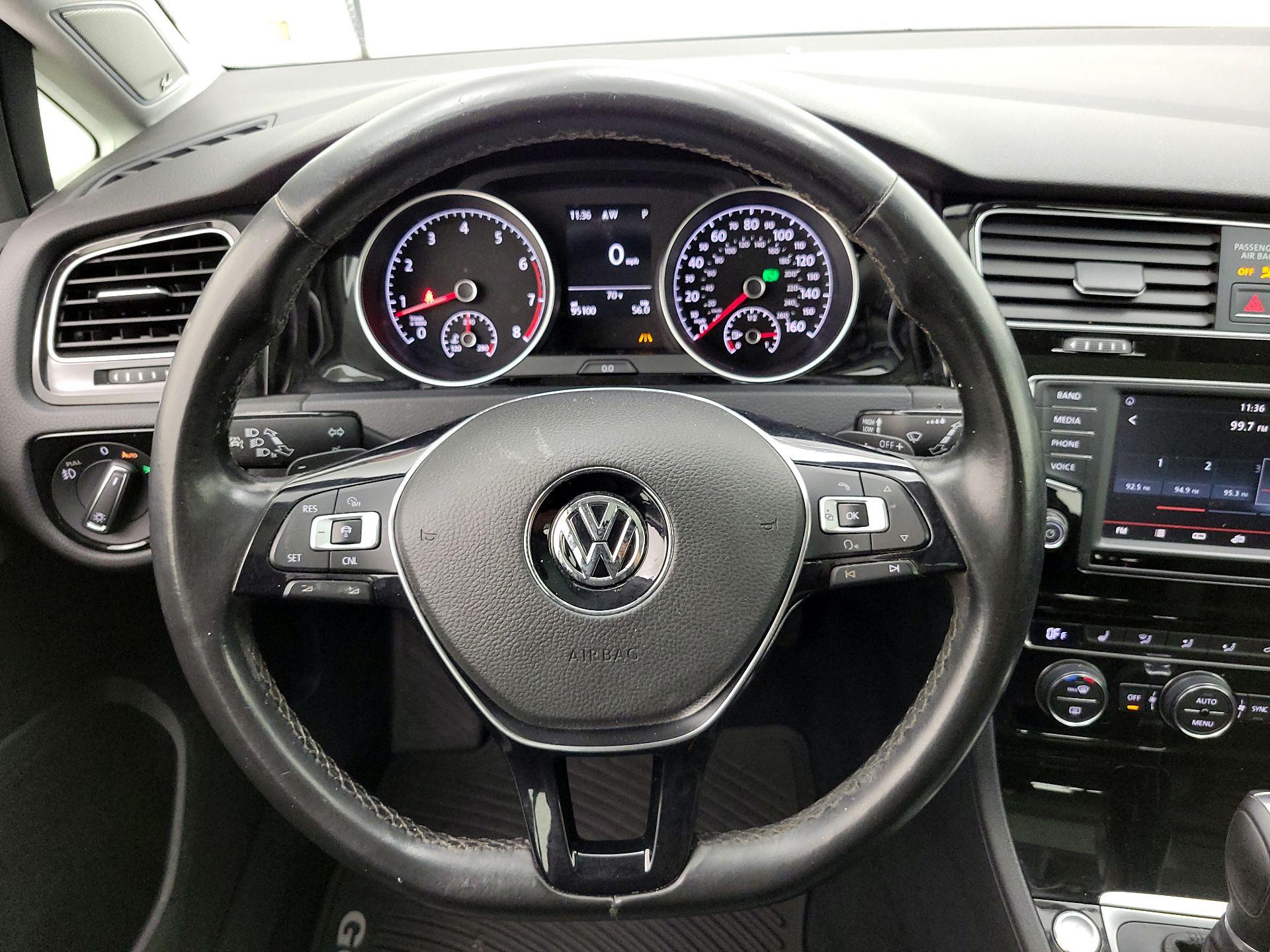 Thumbnail: 2016 Volkswagen Golf - 10