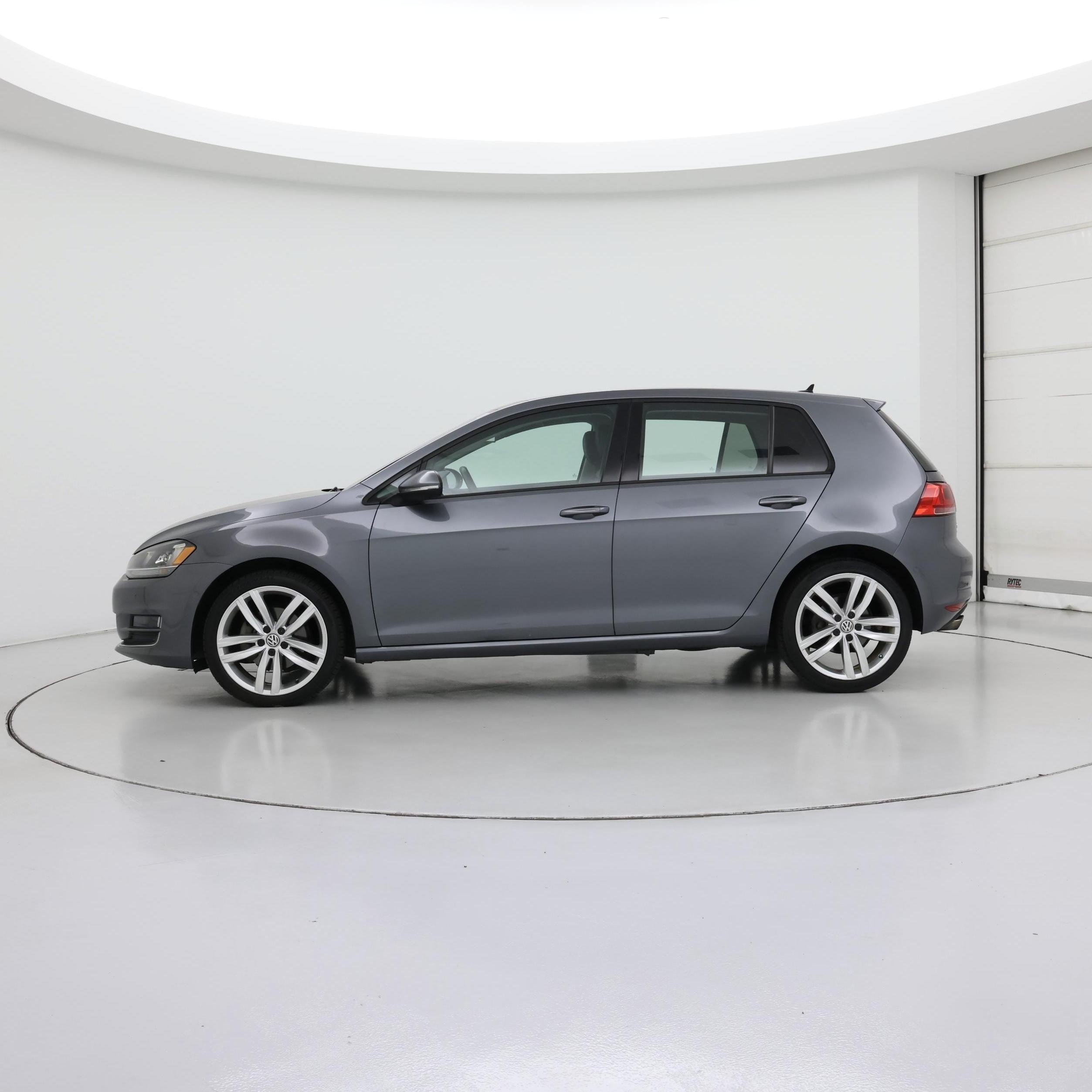 Thumbnail: 2016 Volkswagen Golf - 3