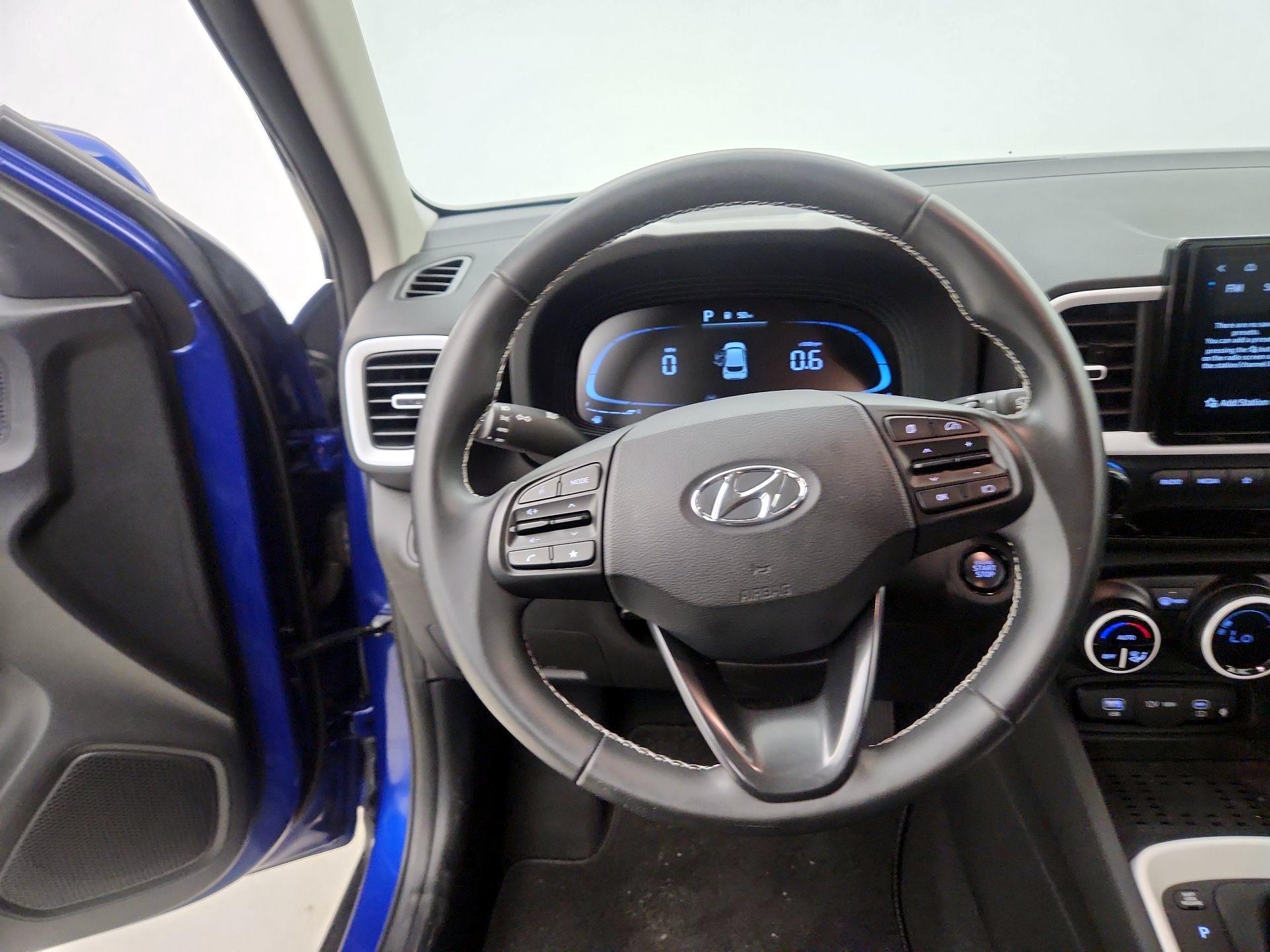 Thumbnail: 2023 Hyundai Venue - 10