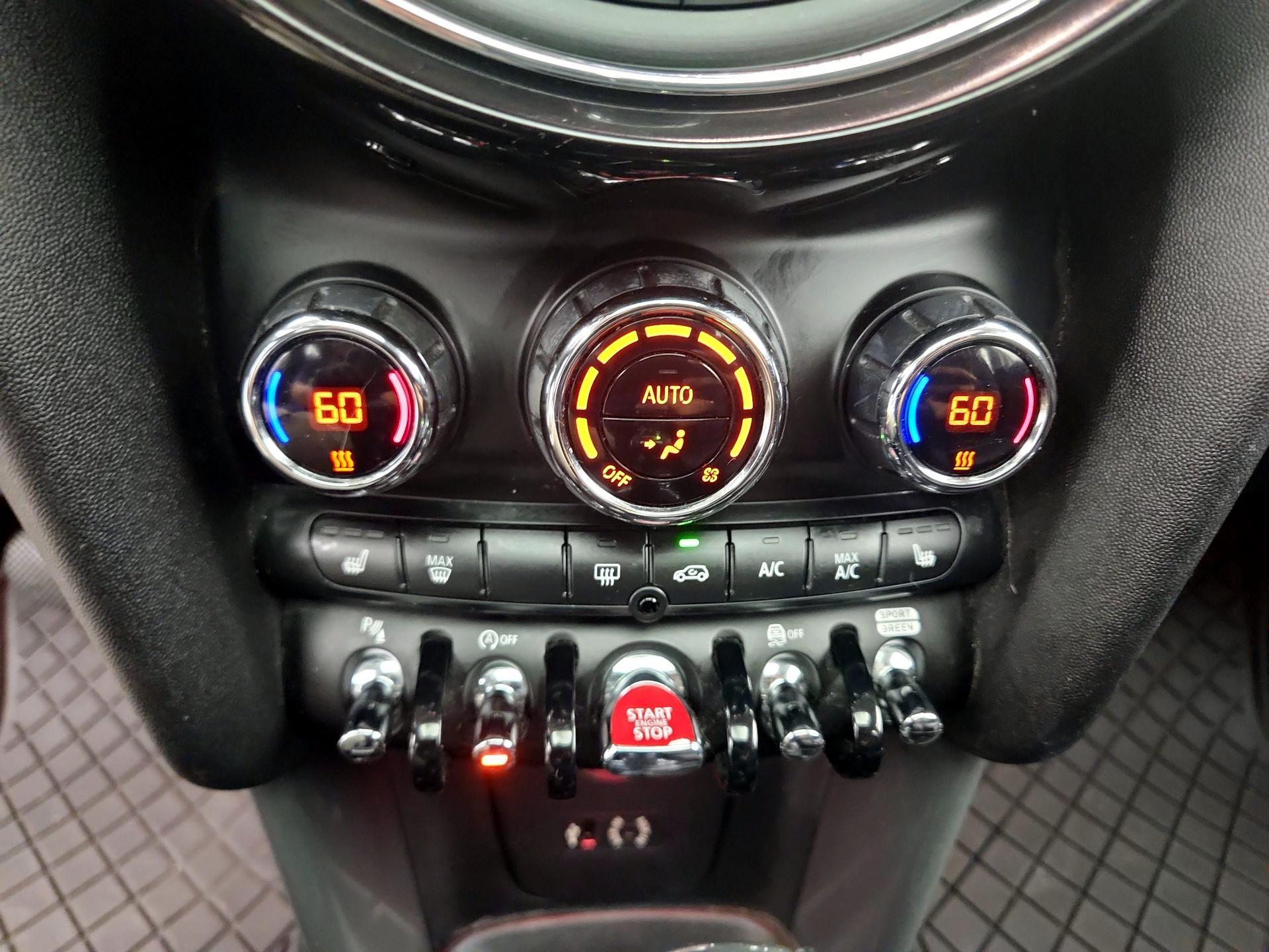Thumbnail: 2018 MINI Cooper Hardtop - 16