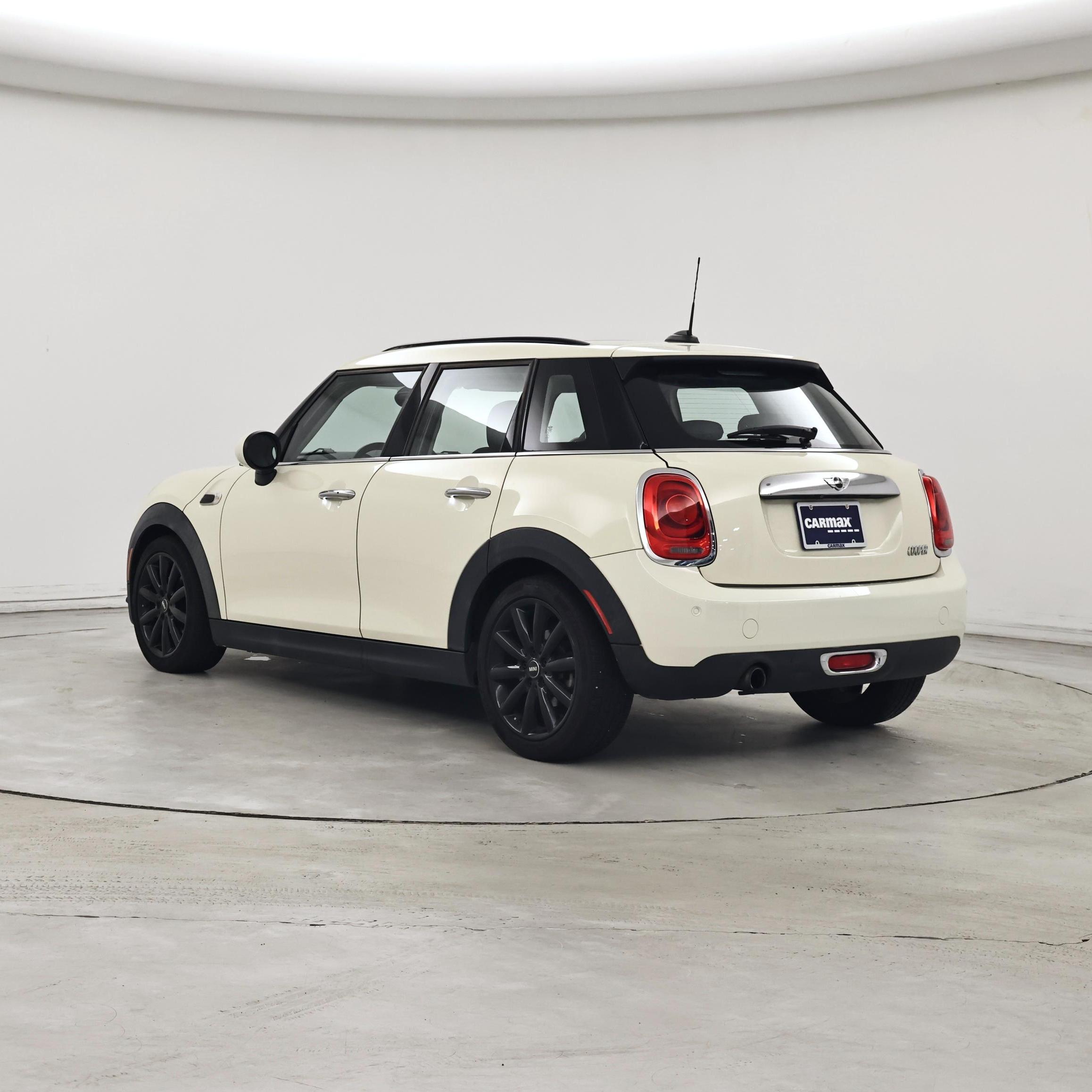 Thumbnail: 2018 MINI Cooper Hardtop - 2