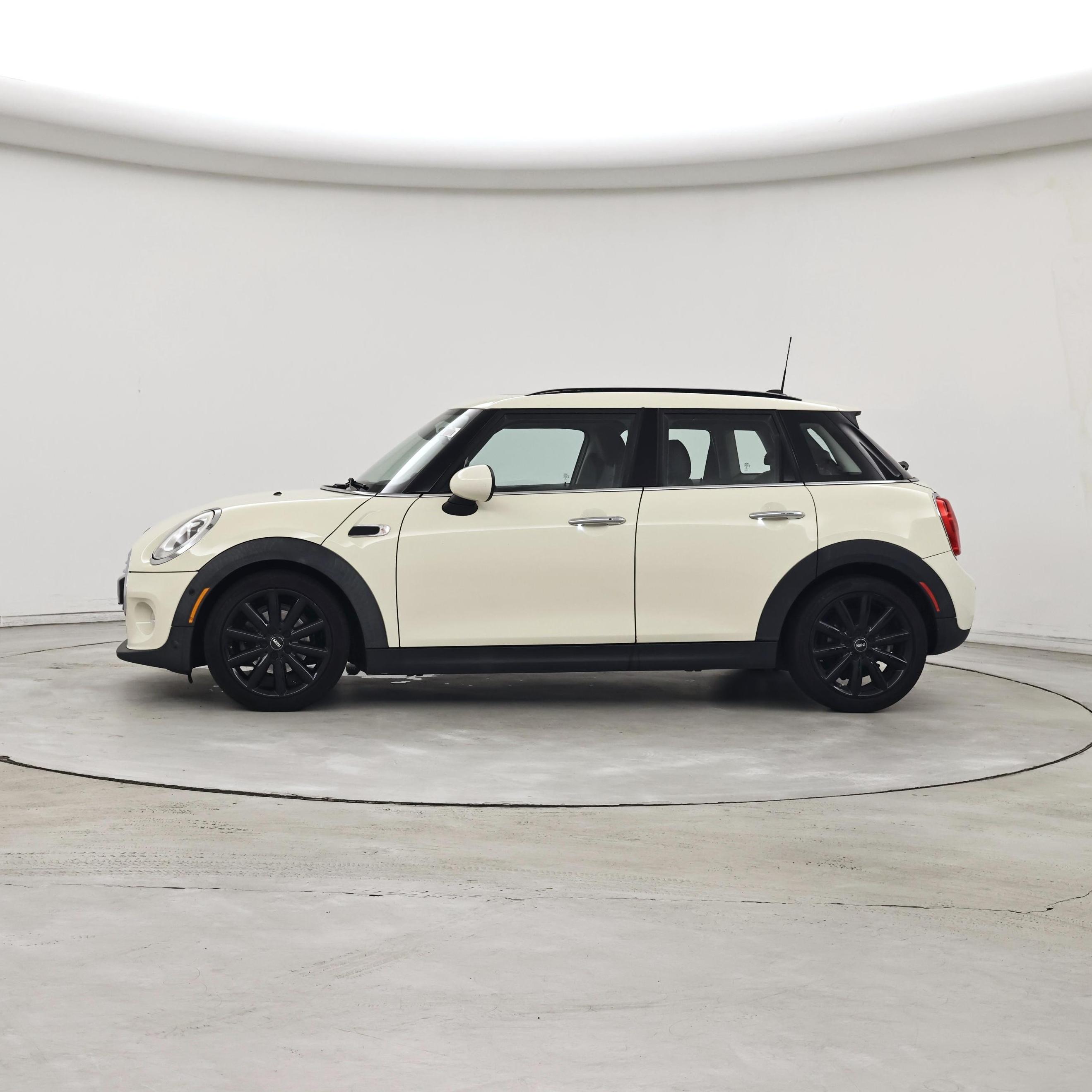 Thumbnail: 2018 MINI Cooper Hardtop - 3