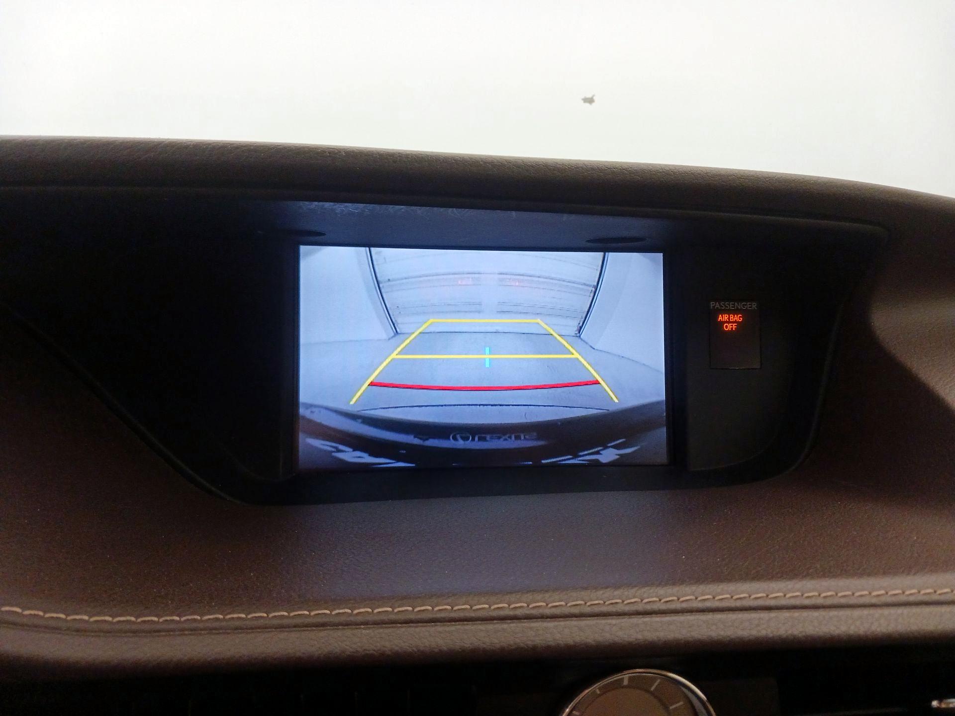Thumbnail: 2016 Lexus ES - 15