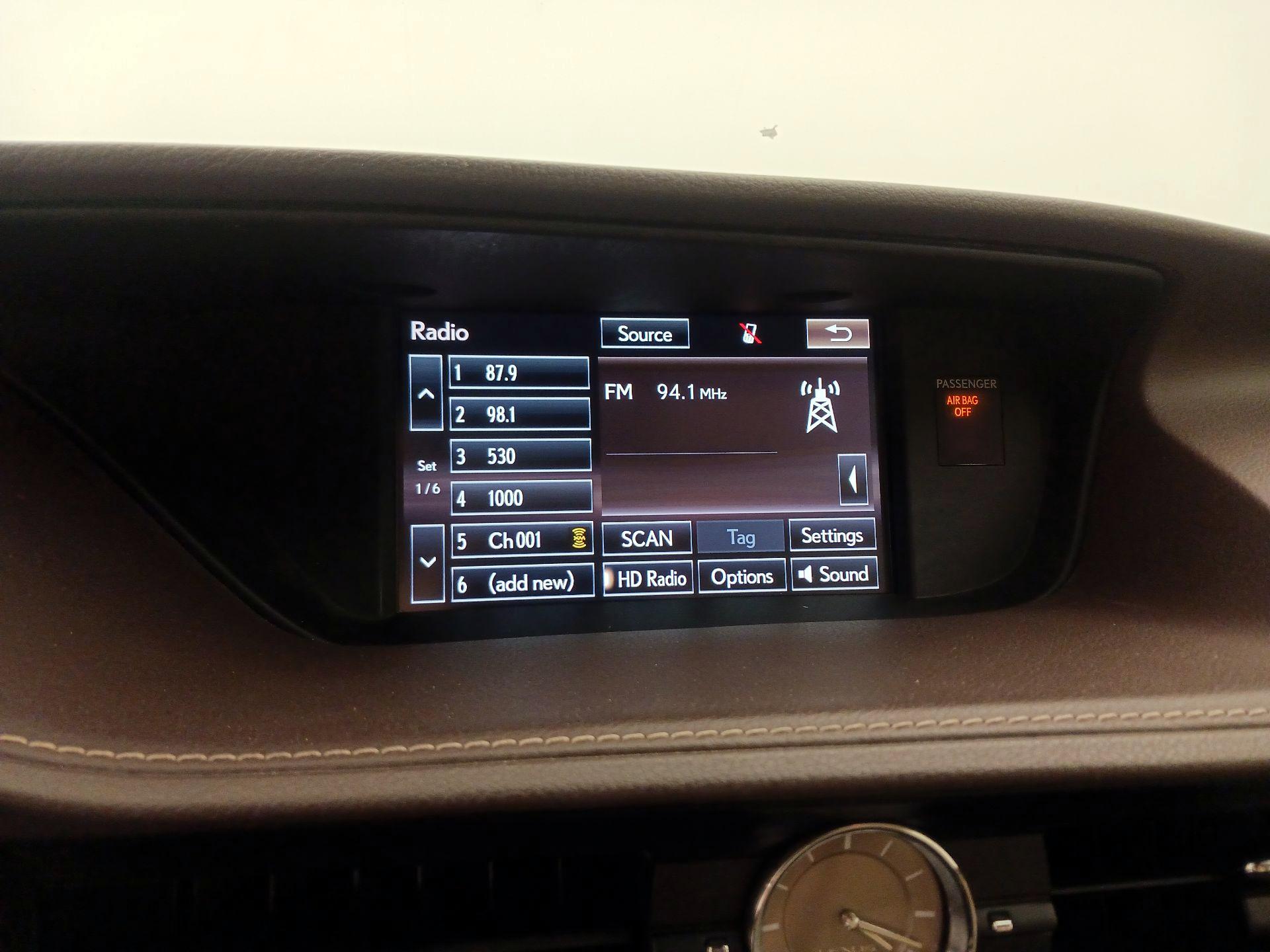 Thumbnail: 2016 Lexus ES - 16