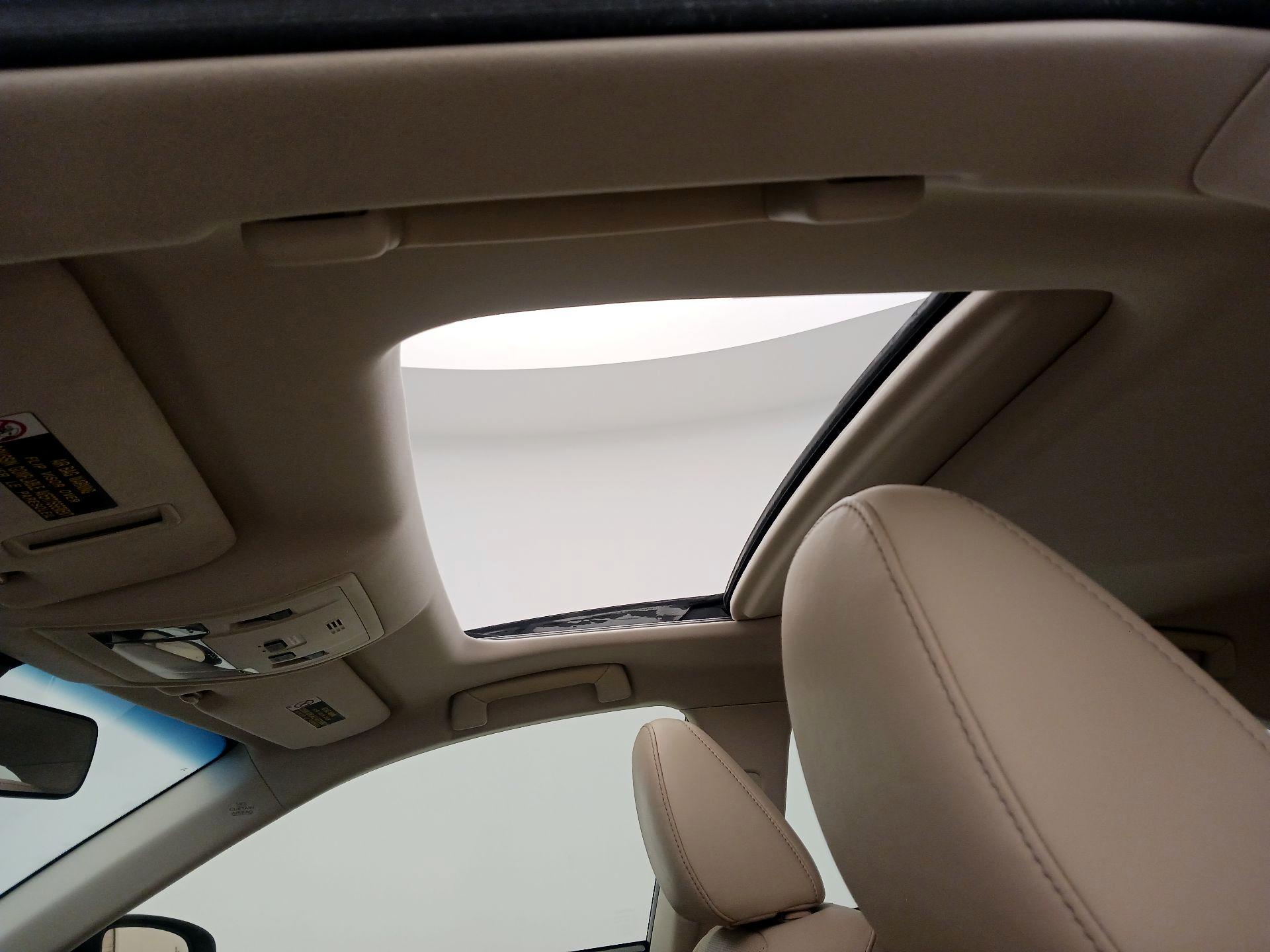 Thumbnail: 2016 Lexus ES - 19