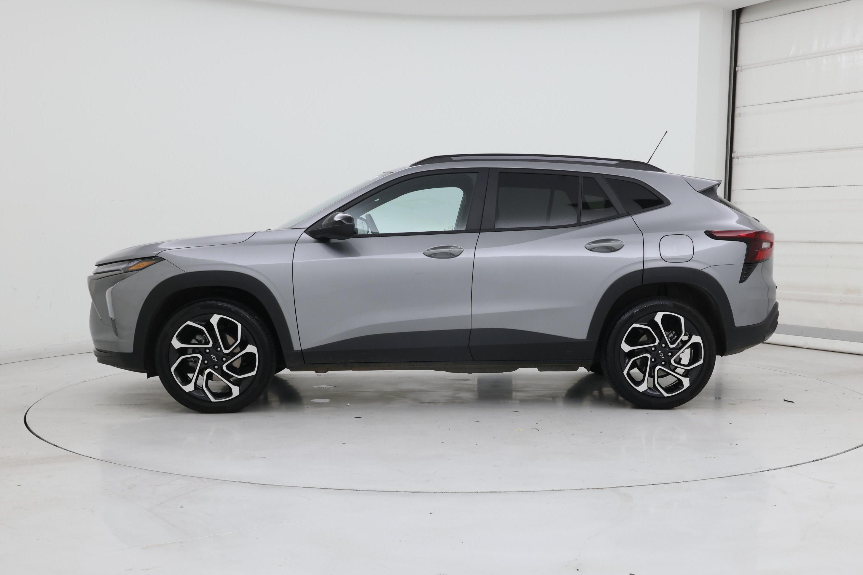 Thumbnail: 2026 Chevrolet Trax - 3