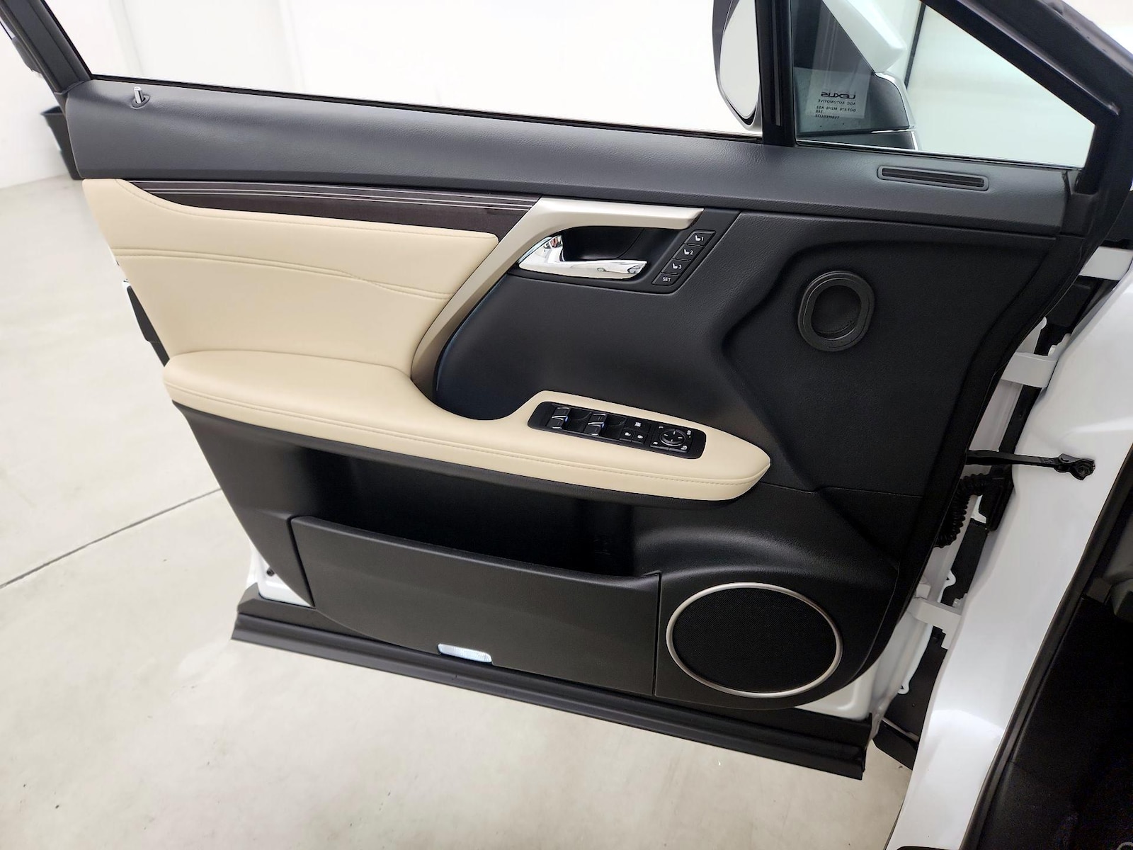 2022 Lexus RX Hybrid 450h - Photo 13