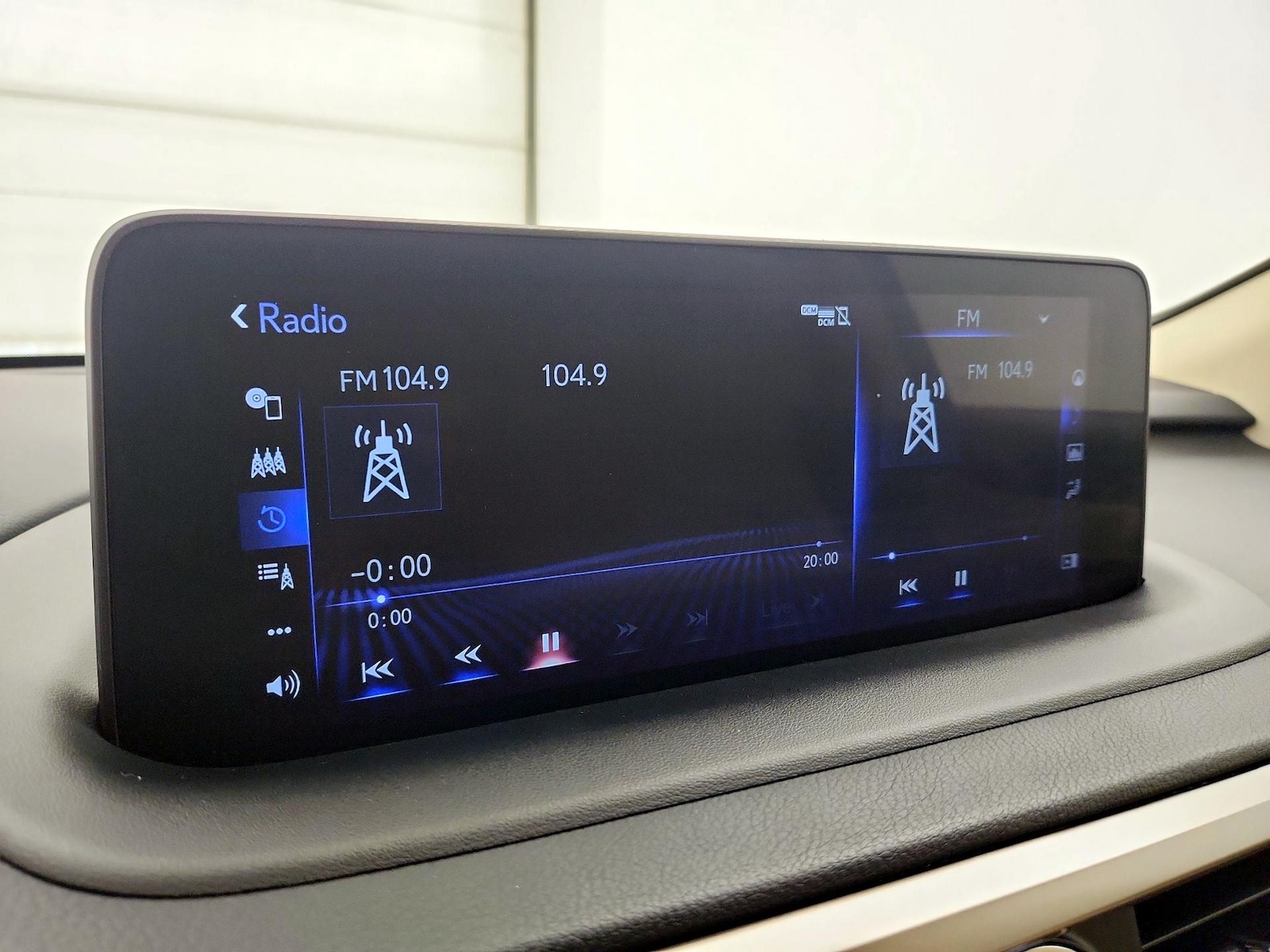 2022 Lexus RX Hybrid 450h - Photo 17