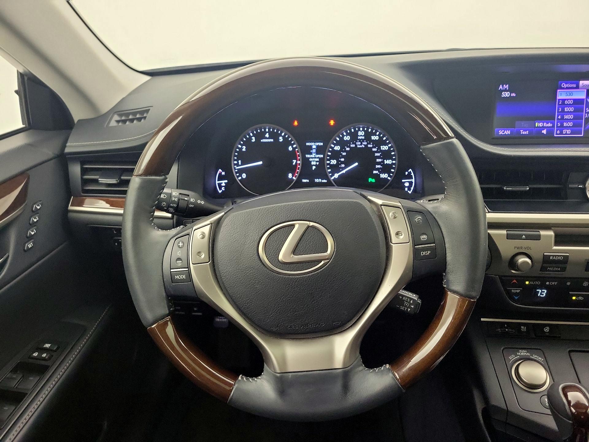 Thumbnail: 2014 Lexus ES - 10