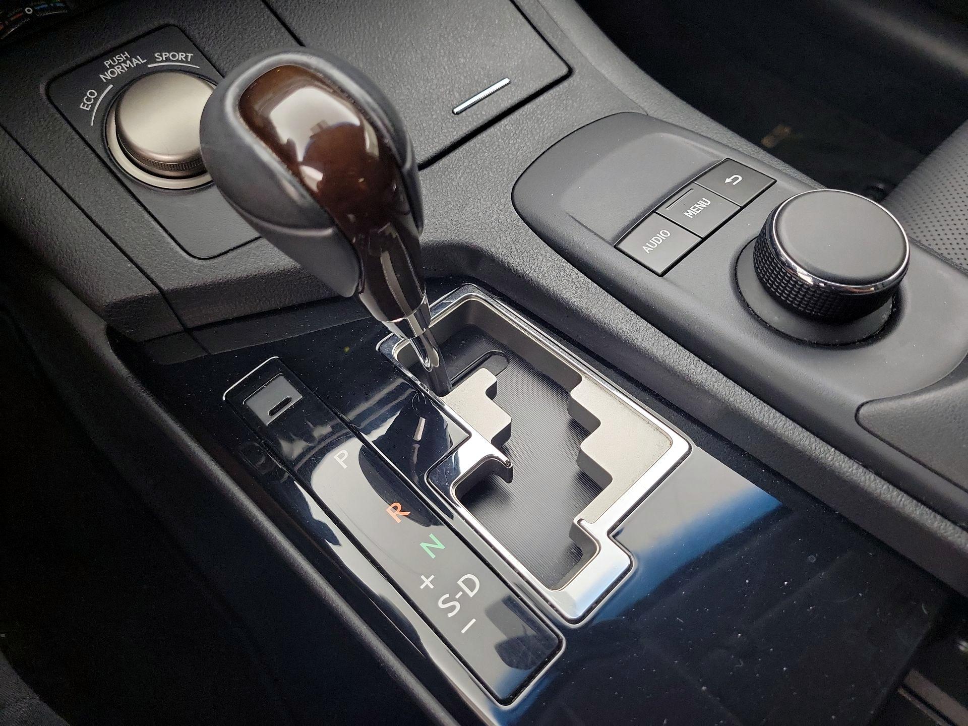 Thumbnail: 2014 Lexus ES - 17