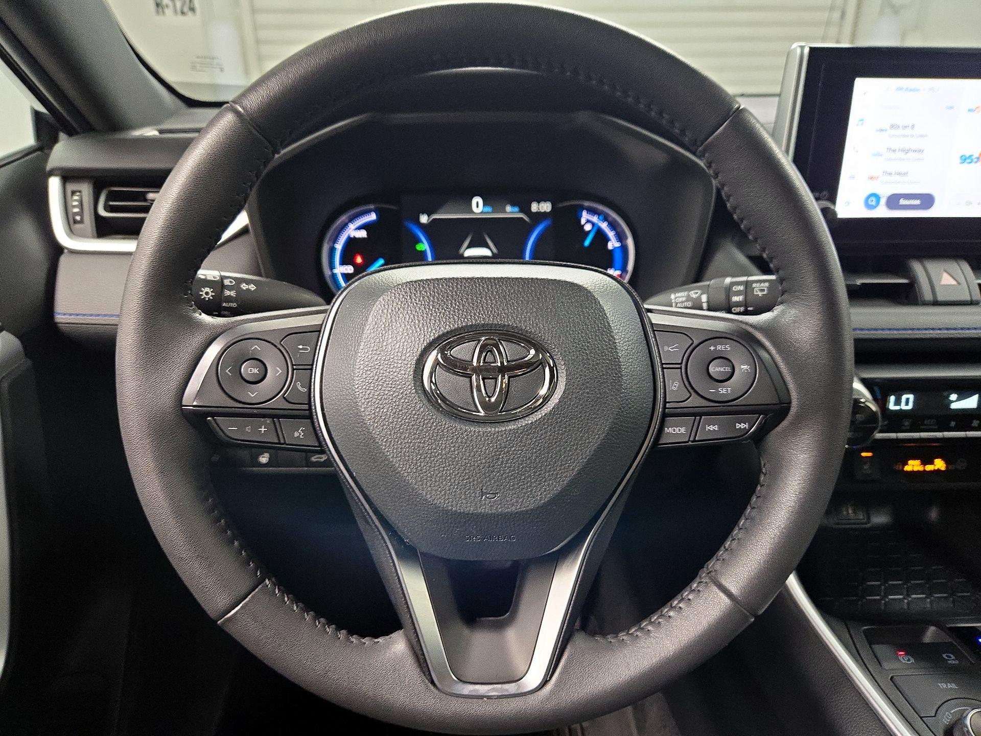 Thumbnail: 2025 Toyota RAV4 - 10