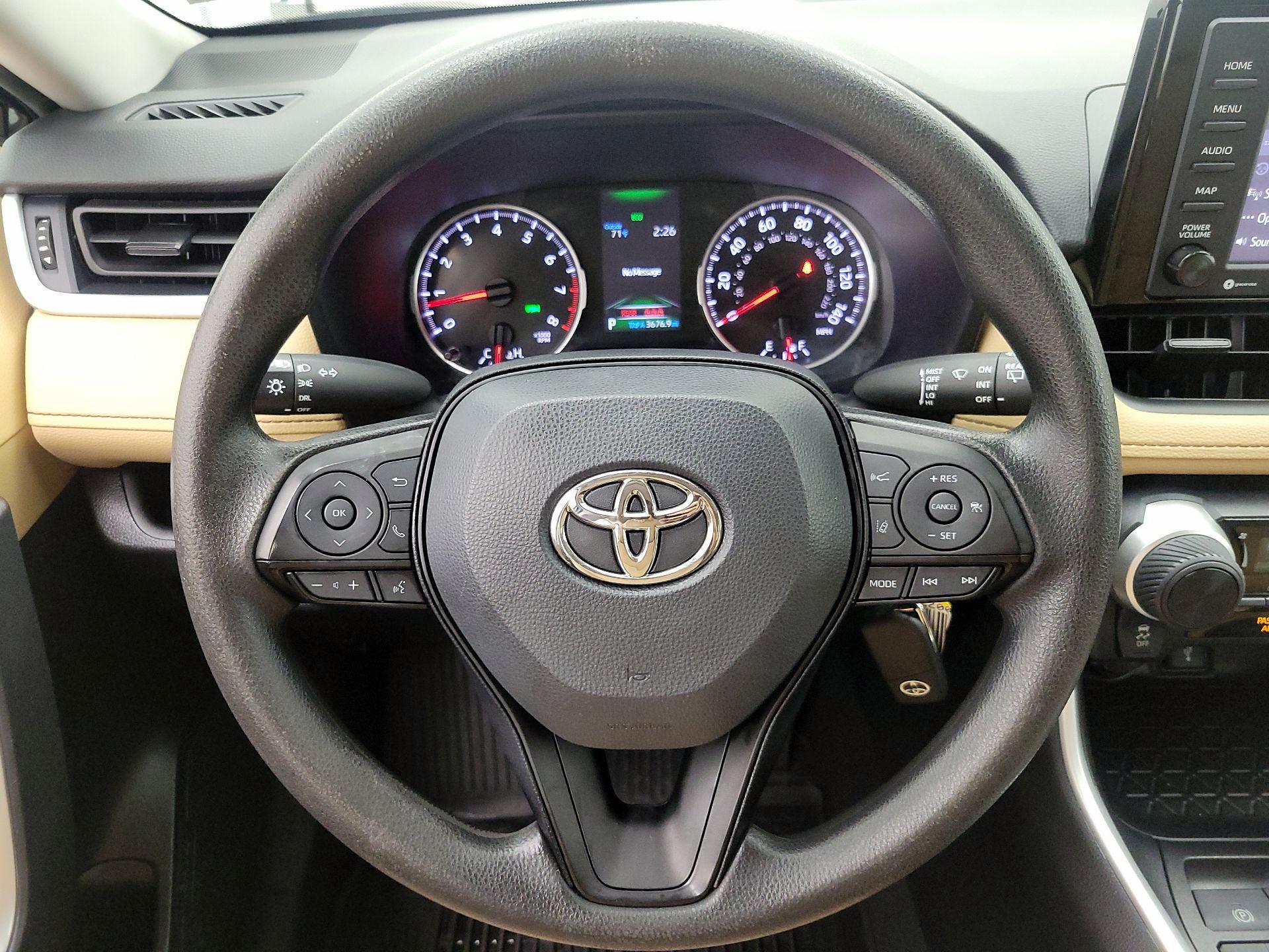 Thumbnail: 2022 Toyota RAV4 - 10