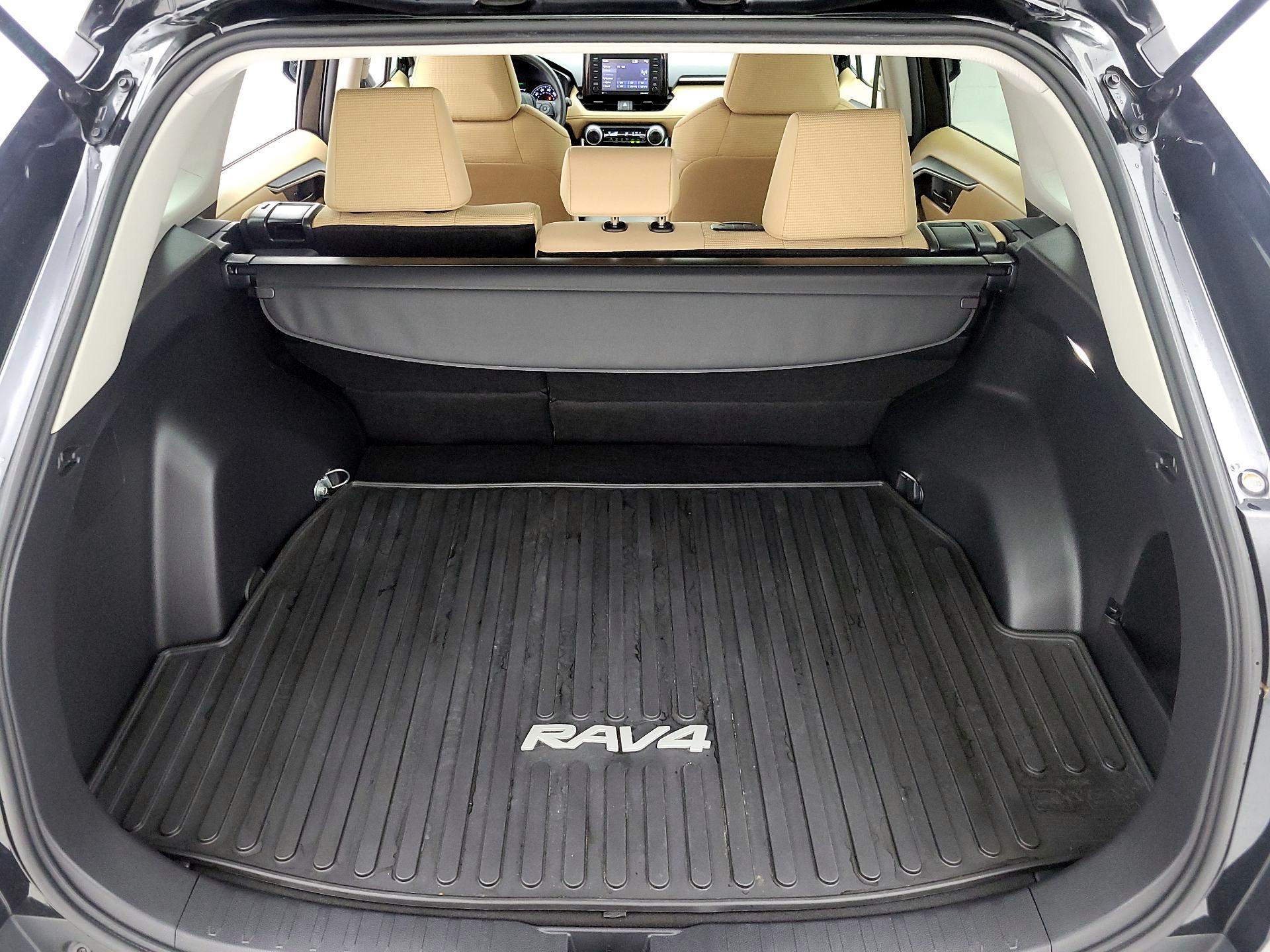 Thumbnail: 2022 Toyota RAV4 - 20